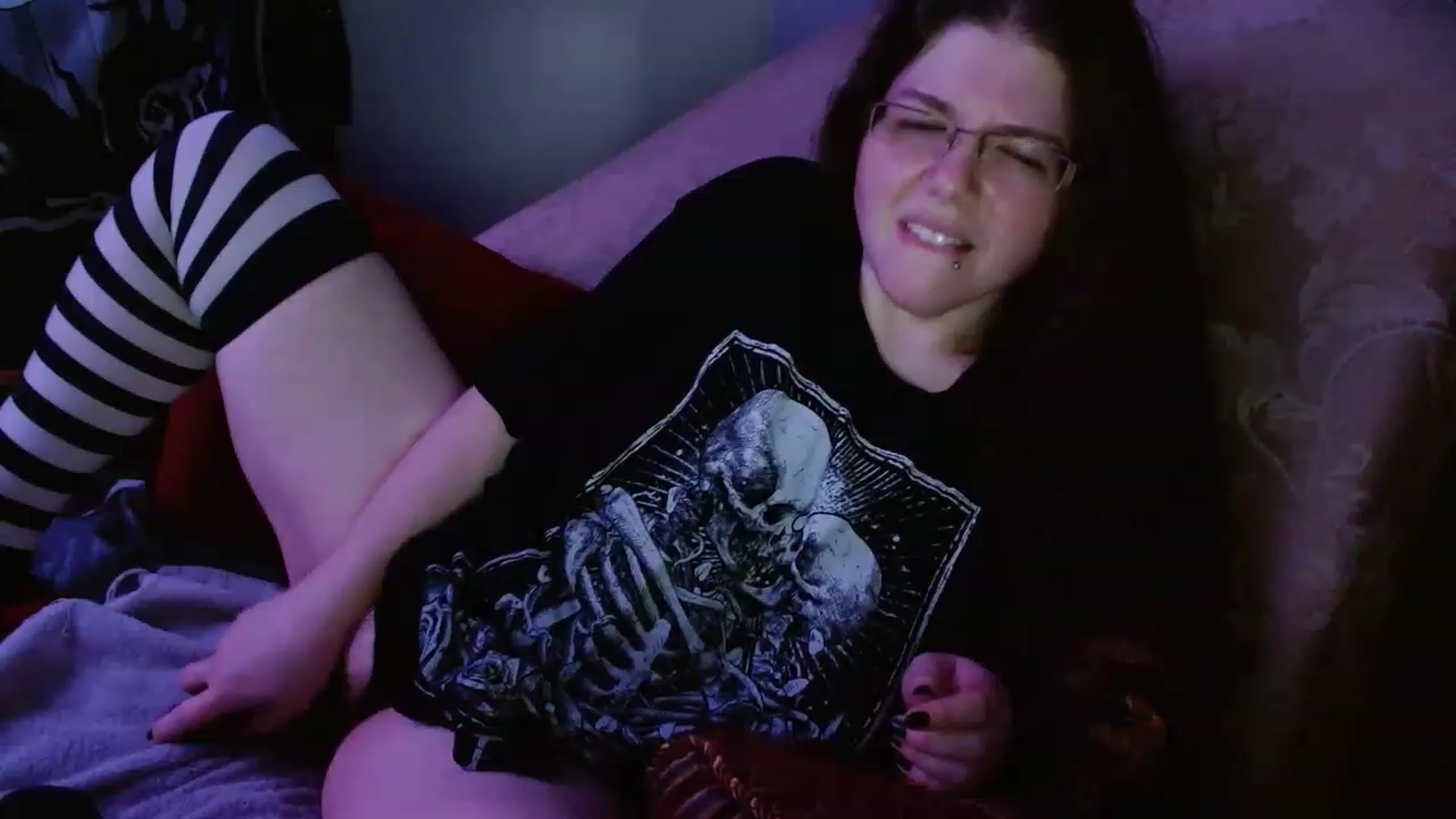 Gallery image thumbnail from DeaDonna's myfreecams stream on, 03/02/2023, 16:57 image 2 of 20