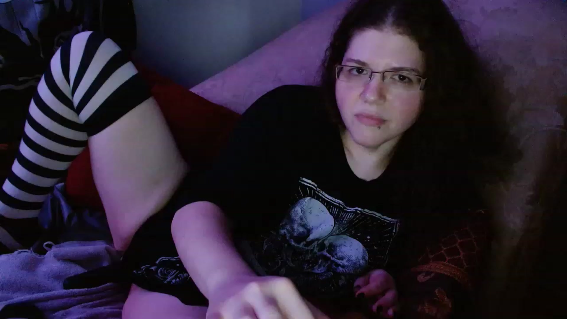 Gallery image thumbnail from DeaDonna's myfreecams stream on, 03/02/2023, 16:57 image 17 of 20