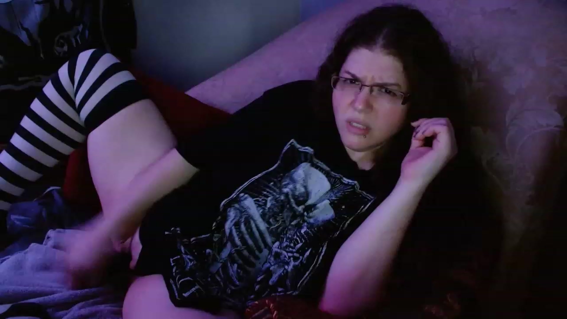 Gallery image thumbnail from DeaDonna's myfreecams stream on, 03/02/2023, 16:57 image 9 of 20