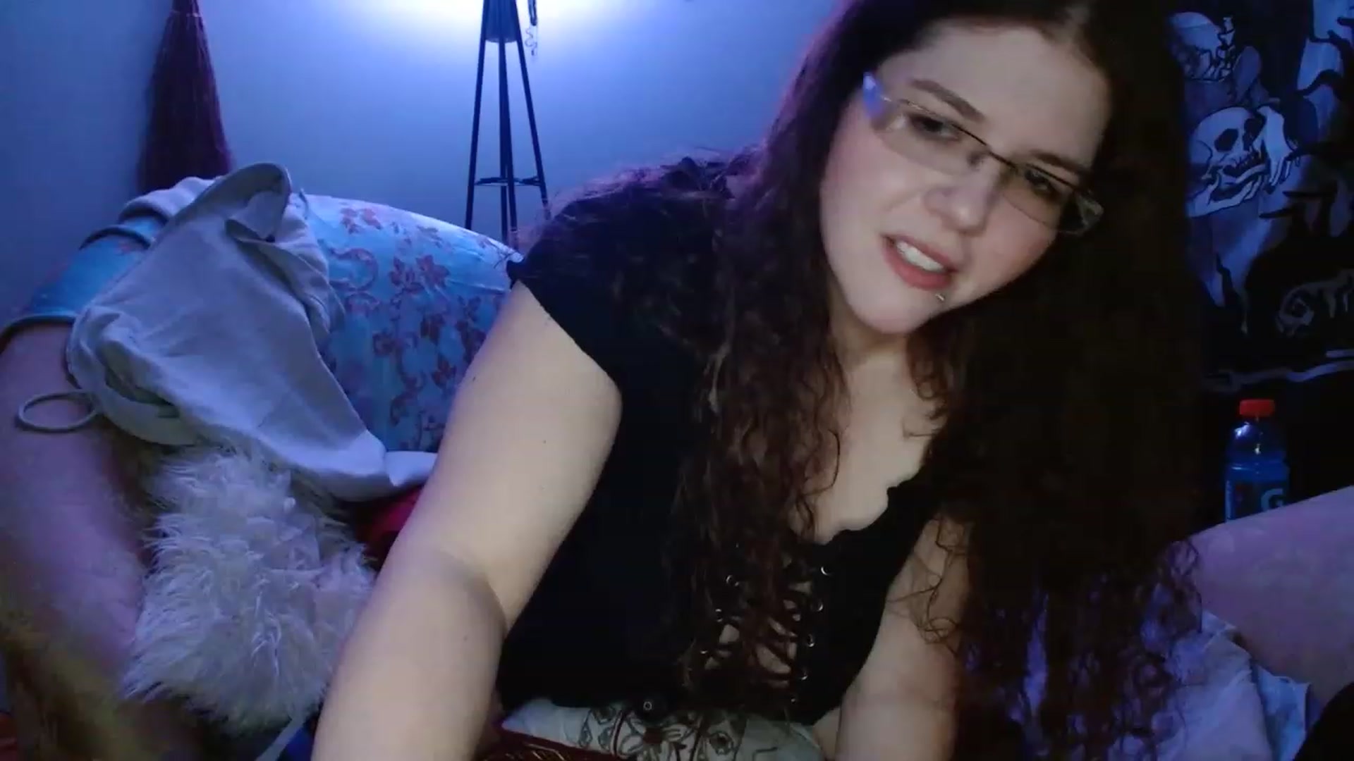 Gallery image thumbnail from DeaDonna's myfreecams stream on, 04/11/2023, 16:44 image 6 of 20