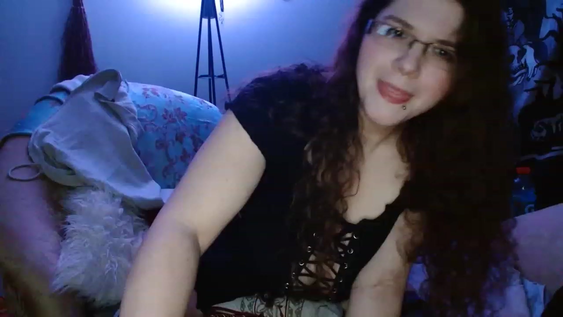 Gallery image thumbnail from DeaDonna's myfreecams stream on, 04/11/2023, 16:44 image 5 of 20