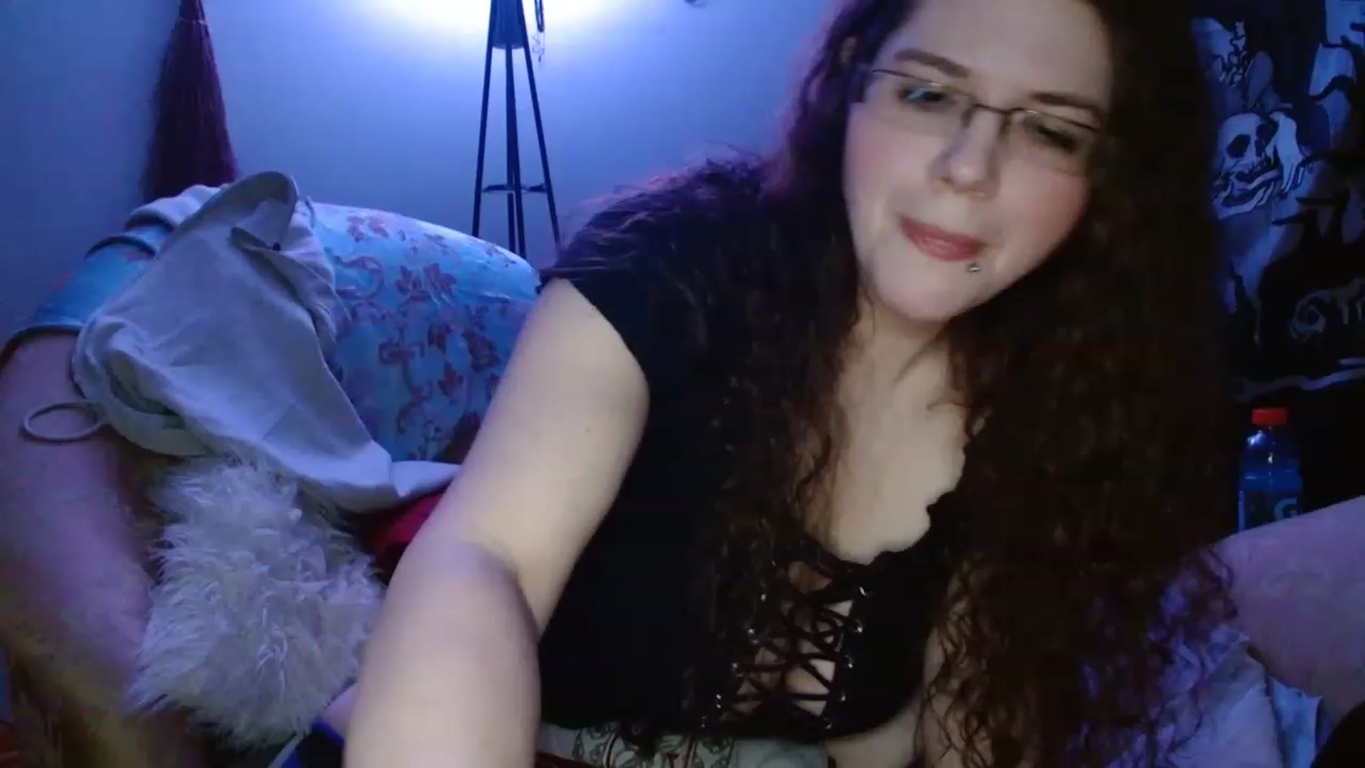Gallery image thumbnail from DeaDonna's myfreecams stream on, 04/11/2023, 16:44 image 8 of 20