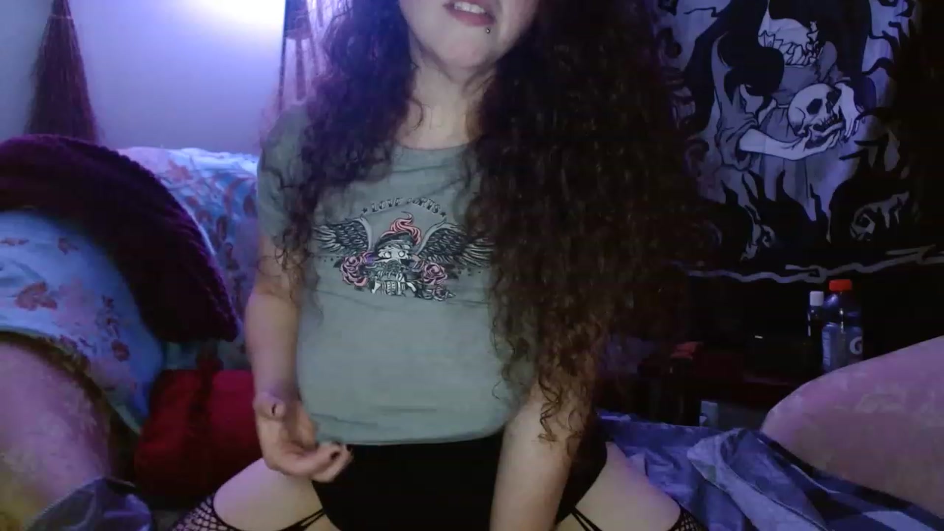 Gallery image thumbnail from DeaDonna's myfreecams stream on, 04/19/2023, 15:53 image 15 of 20