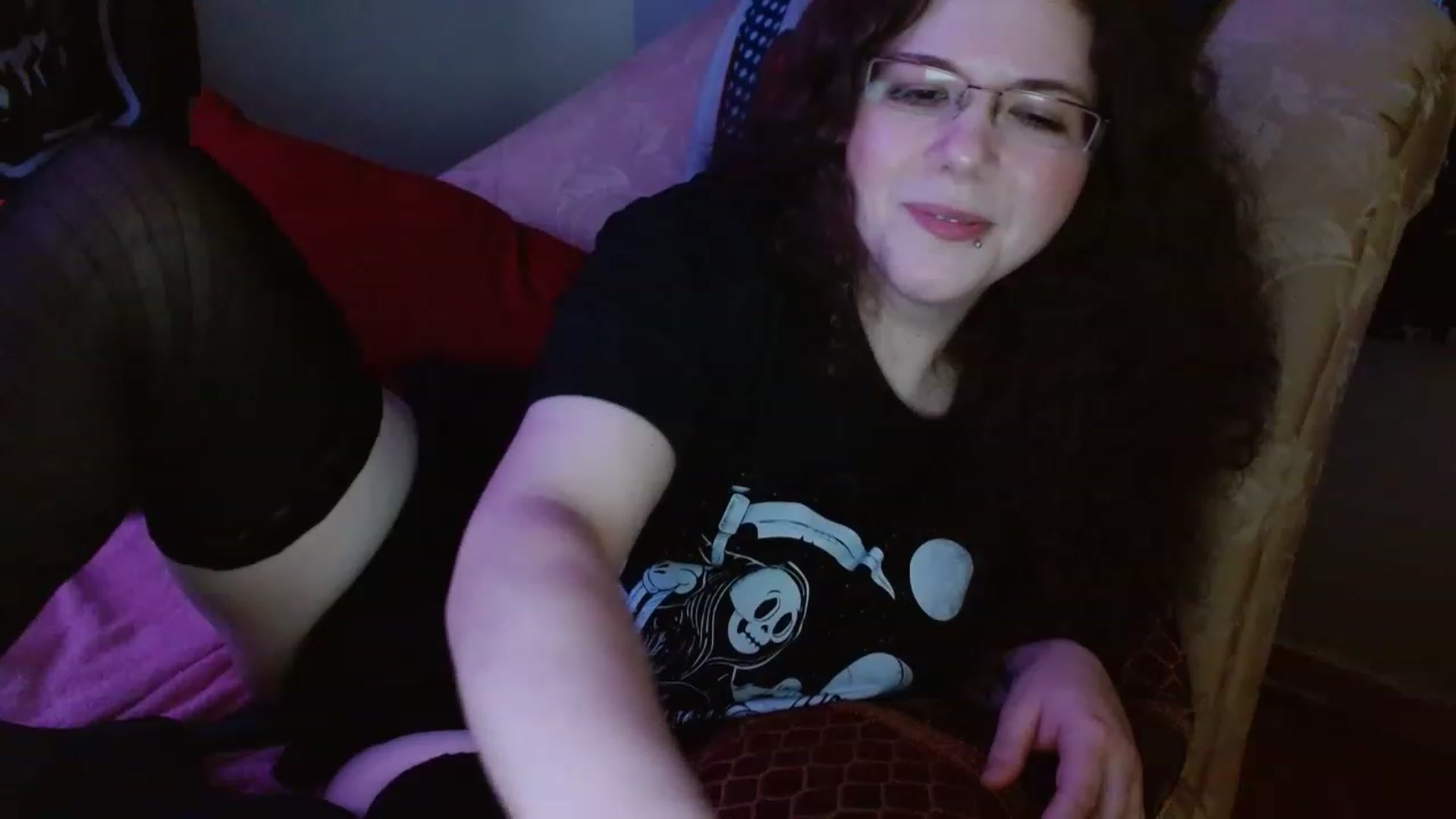 Gallery image thumbnail from DeaDonna's myfreecams stream on, 05/24/2023, 16:25 image 4 of 20