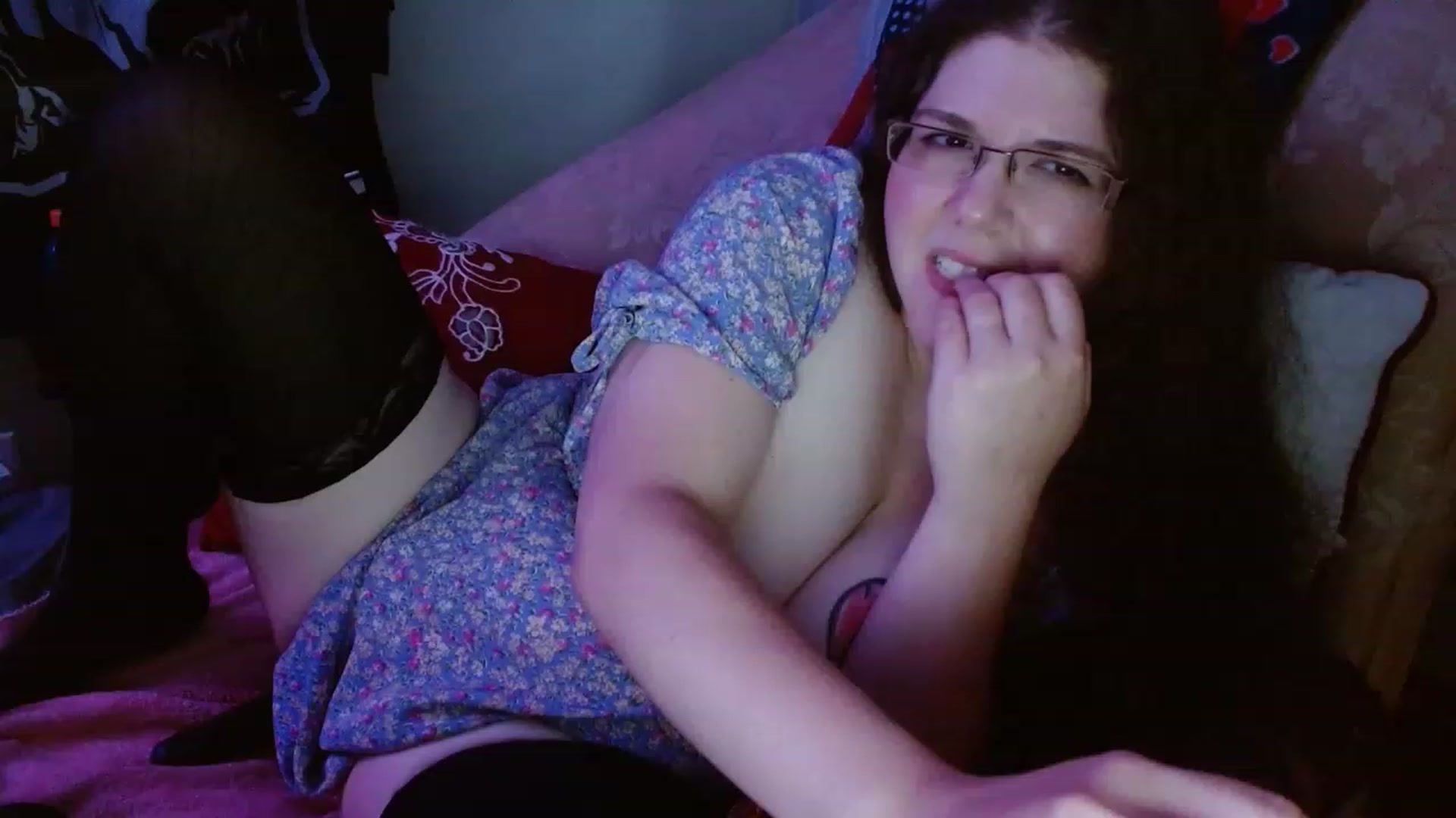 Gallery image thumbnail from DeaDonna's myfreecams stream on, 06/12/2023, 18:40 image 9 of 20
