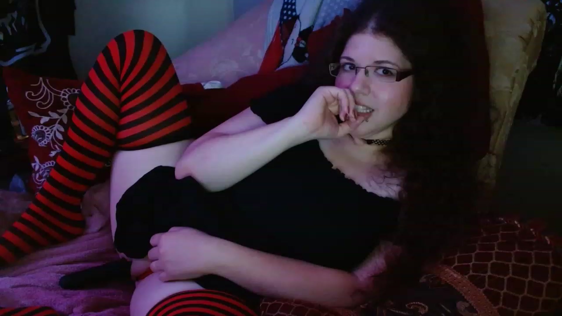 Gallery image thumbnail from DeaDonna's myfreecams stream on, 06/15/2023, 16:50 image 4 of 20