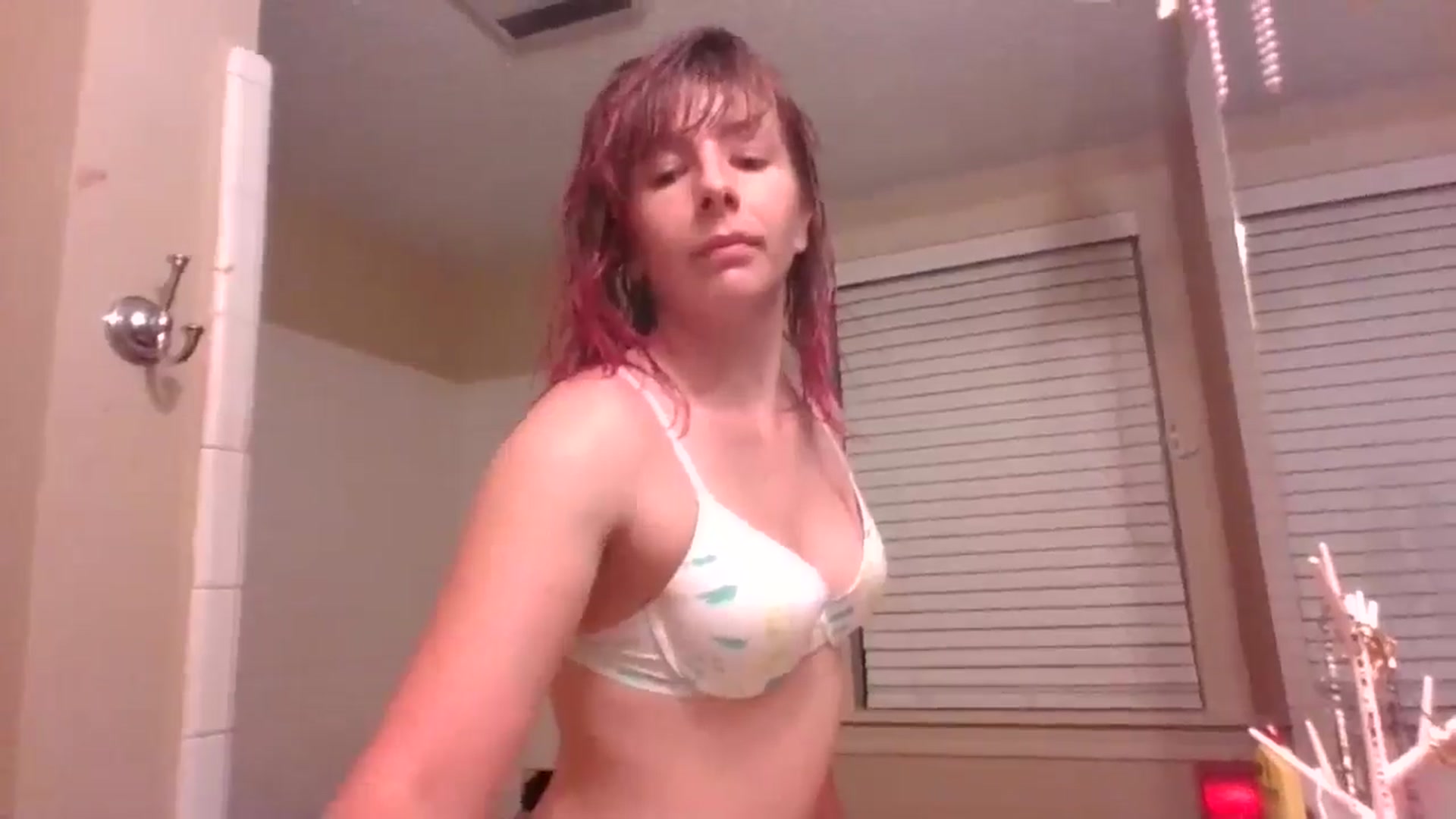 Gallery image thumbnail from Deadthroat's myfreecams stream on, 07/09/2025, 10:22 image 4 of 20