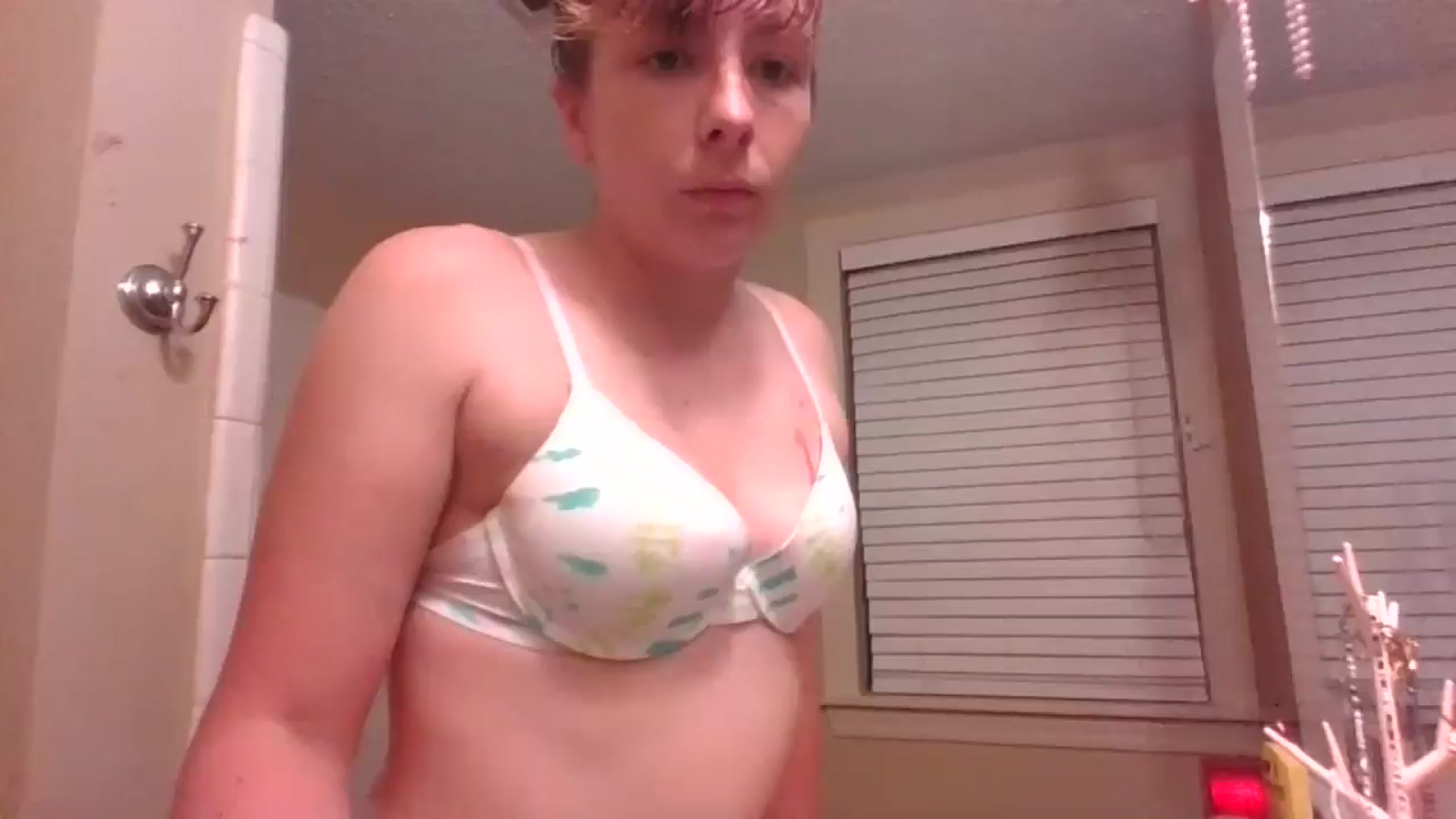 Gallery image thumbnail from Deadthroat's myfreecams stream on, 07/09/2025, 10:22 image 1 of 20
