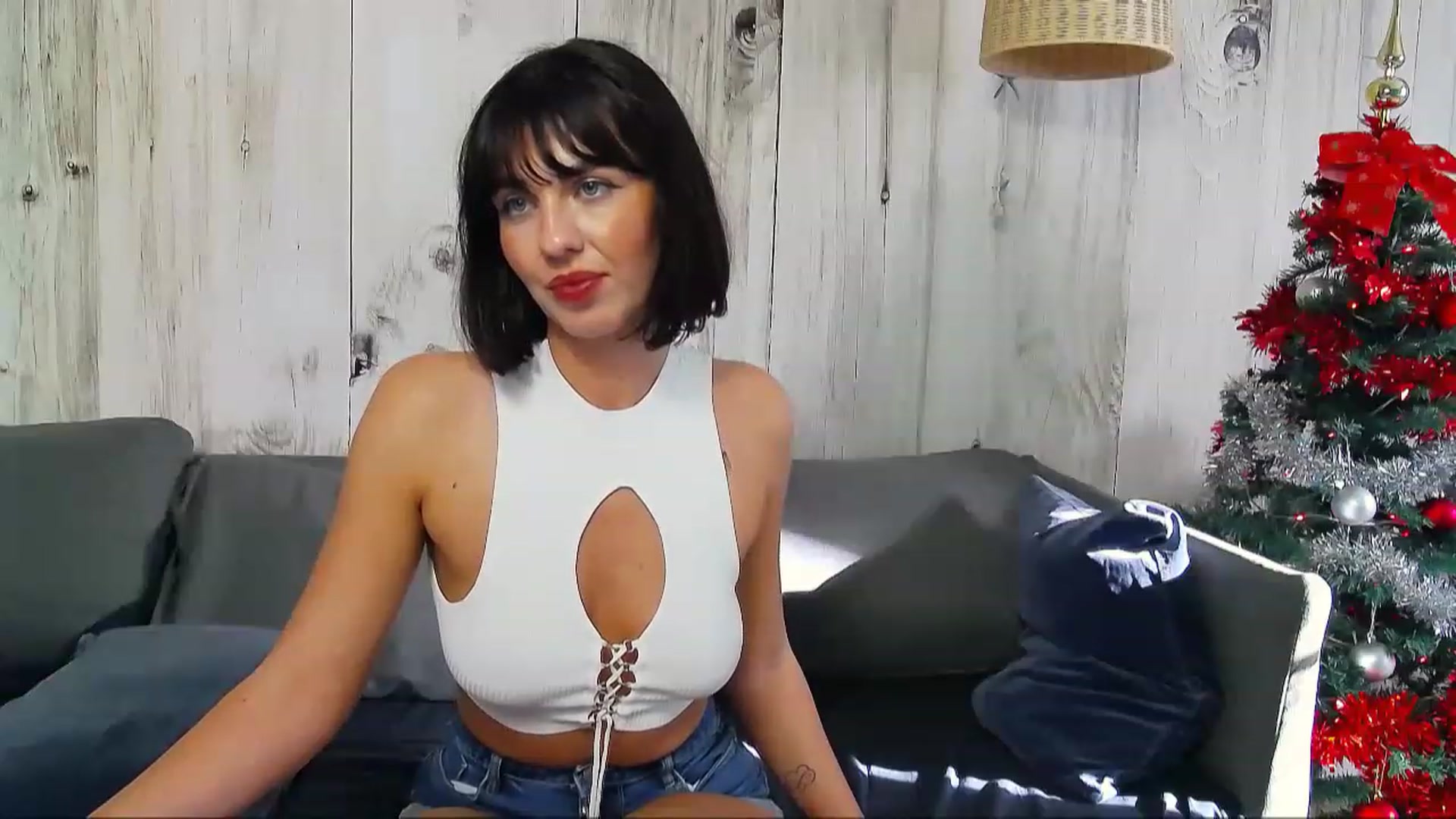 Gallery image thumbnail from DearButterfly's myfreecams stream on, 12/30/2022, 11:54 image 15 of 20