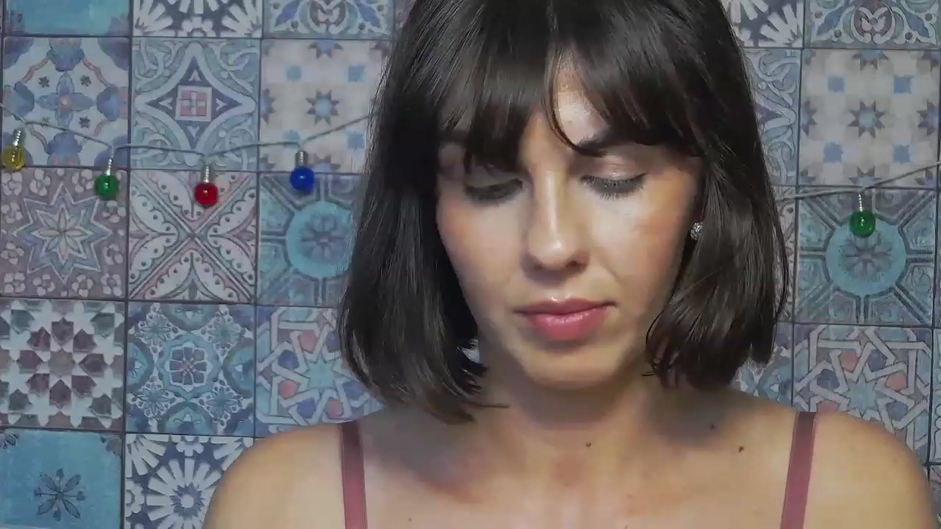 Gallery image thumbnail from DearButterfly's myfreecams stream on, 04/01/2023, 14:13 image 15 of 20
