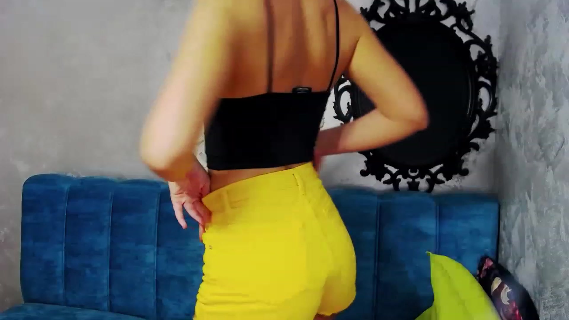 Gallery image thumbnail from DearButterfly's myfreecams stream on, 06/05/2023, 08:52 image 16 of 20
