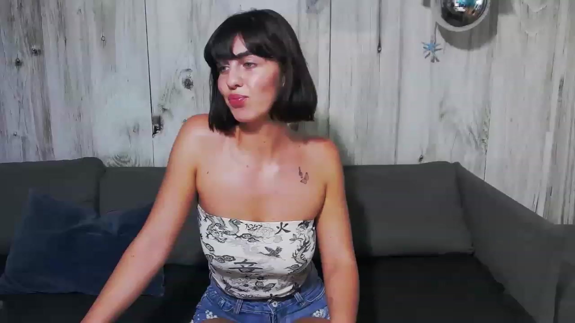 Gallery image thumbnail from DearButterfly's myfreecams stream on, 07/01/2023, 14:13 image 15 of 20