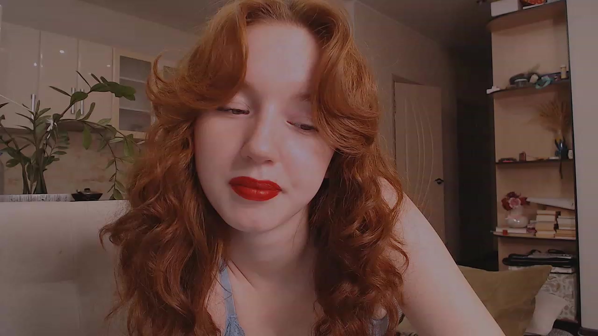 Gallery image thumbnail from DearSylvia's myfreecams stream on, 11/17/2022, 16:41 image 8 of 20