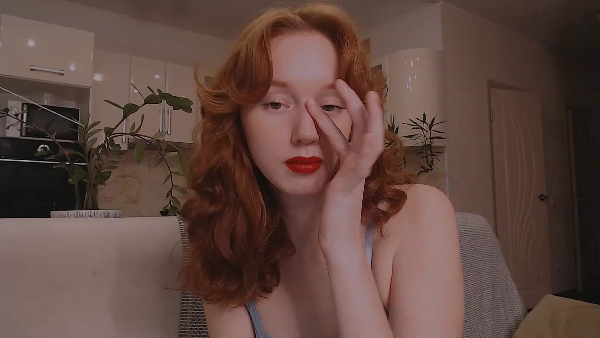 Gallery image thumbnail from DearSylvia's myfreecams stream on, 11/17/2022, 16:41 image 12 of 20