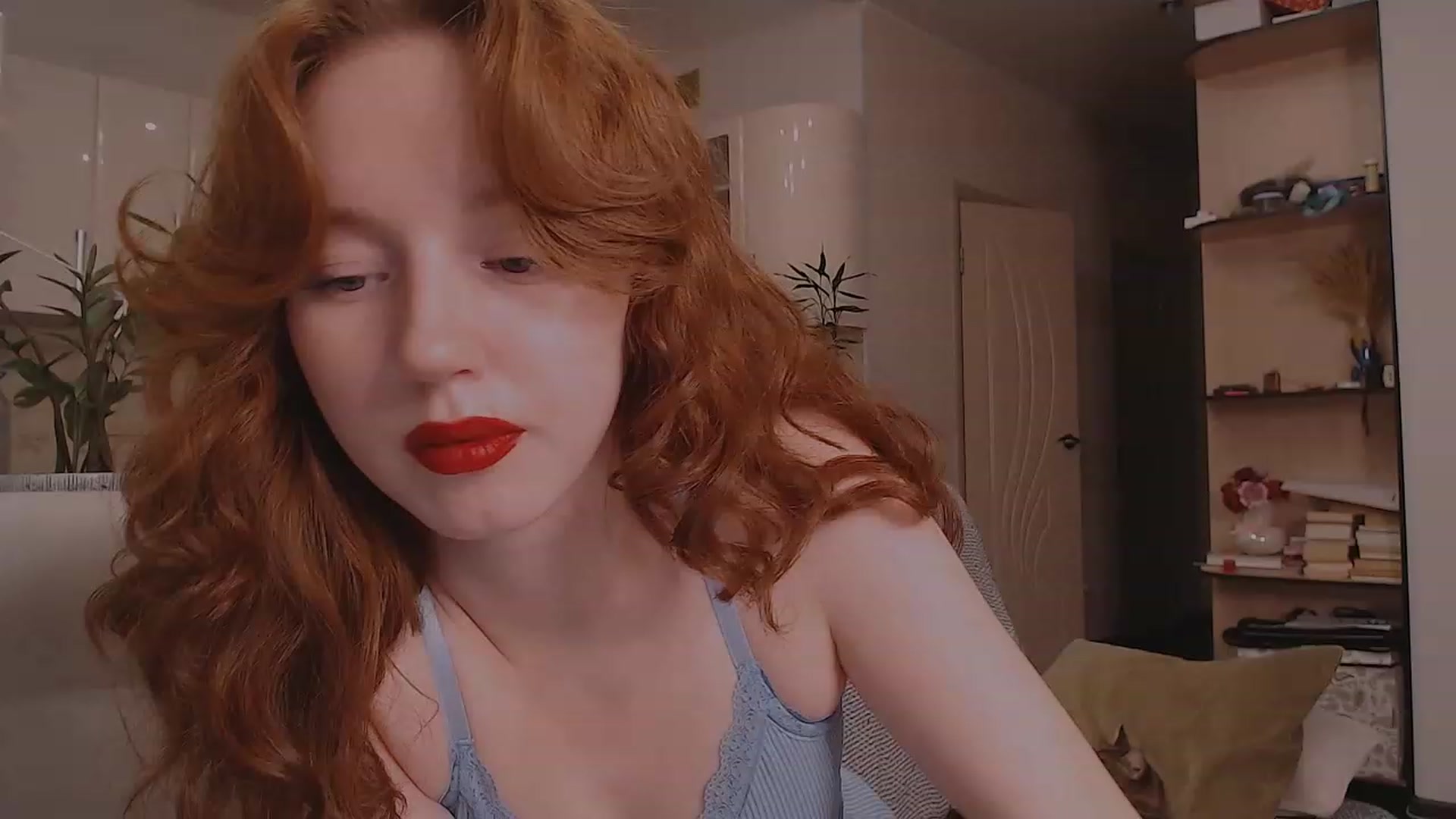 Gallery image thumbnail from DearSylvia's myfreecams stream on, 11/17/2022, 16:41 image 7 of 20