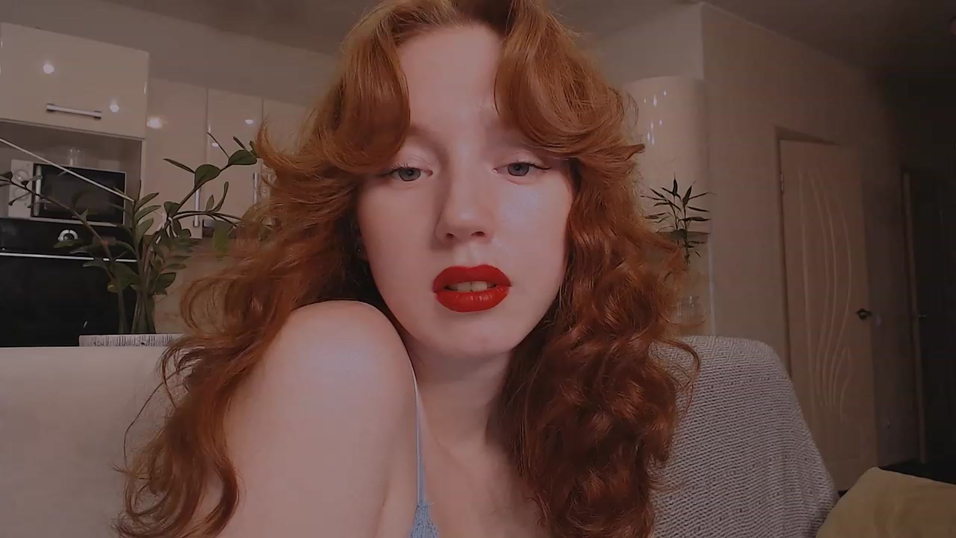 Gallery image thumbnail from DearSylvia's myfreecams stream on, 11/17/2022, 16:41 image 15 of 20