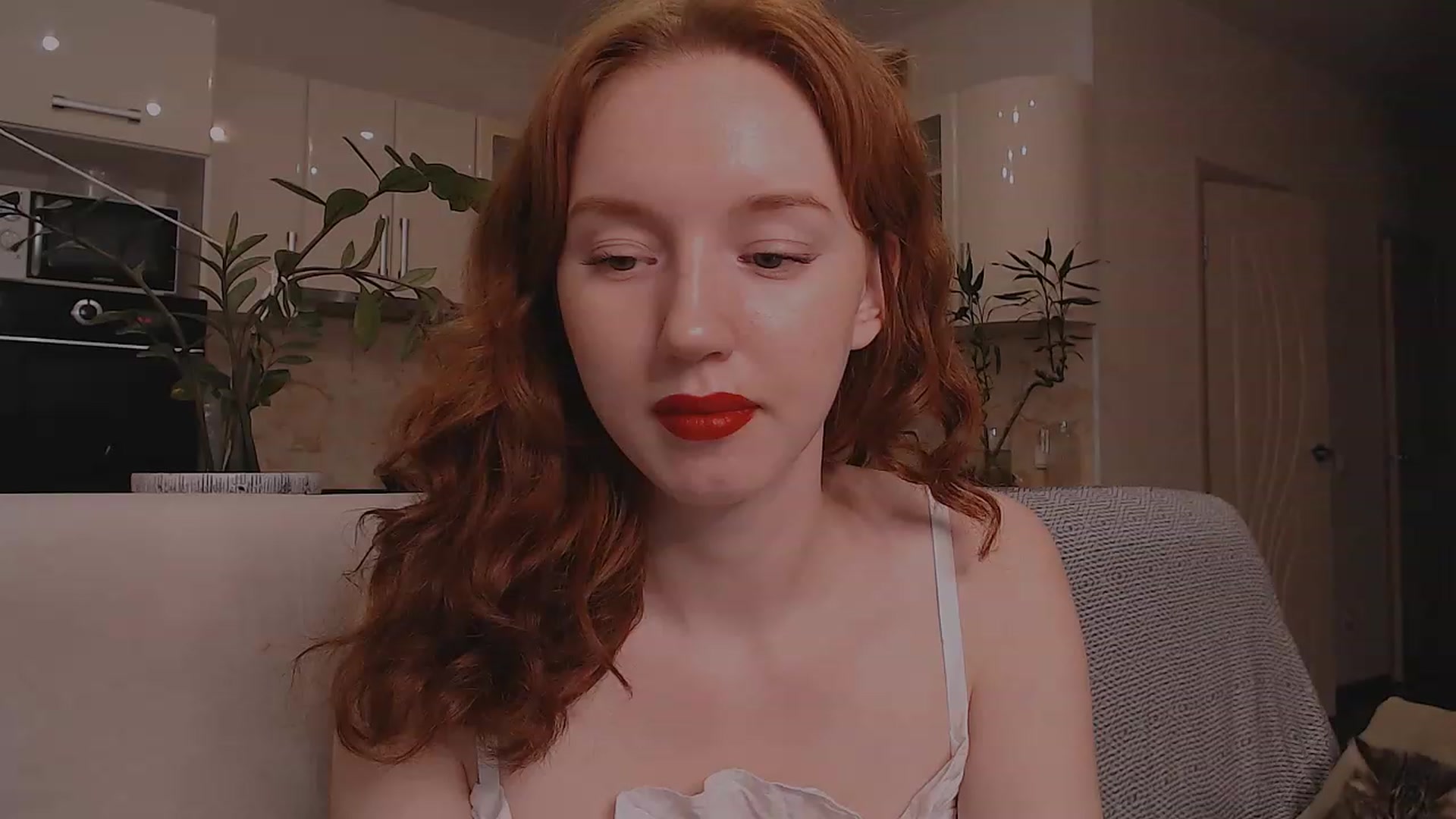 Gallery image thumbnail from DearSylvia's myfreecams stream on, 11/17/2022, 18:10 image 10 of 20