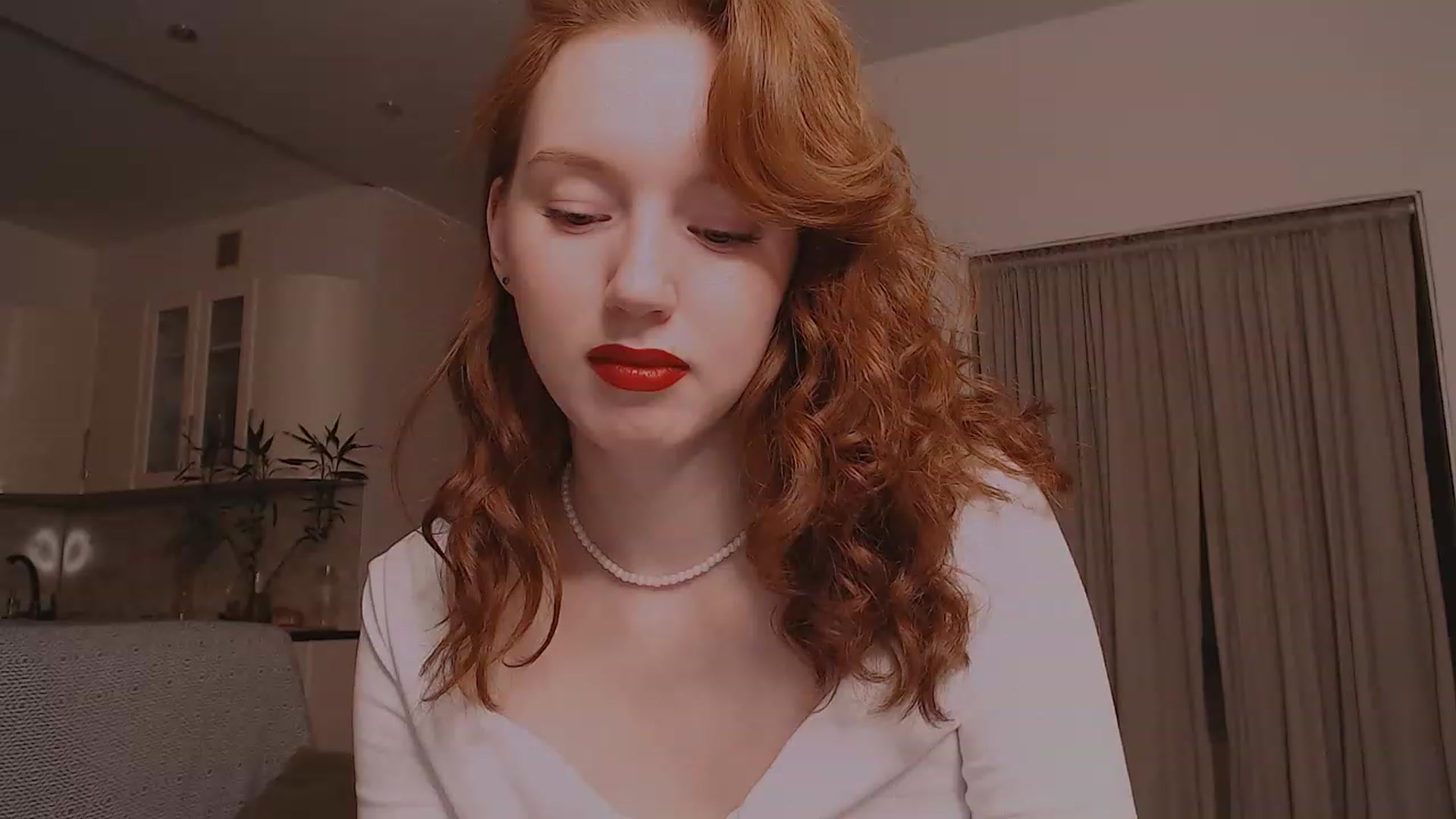Gallery image thumbnail from DearSylvia's myfreecams stream on, 11/19/2022, 16:49 image 11 of 20