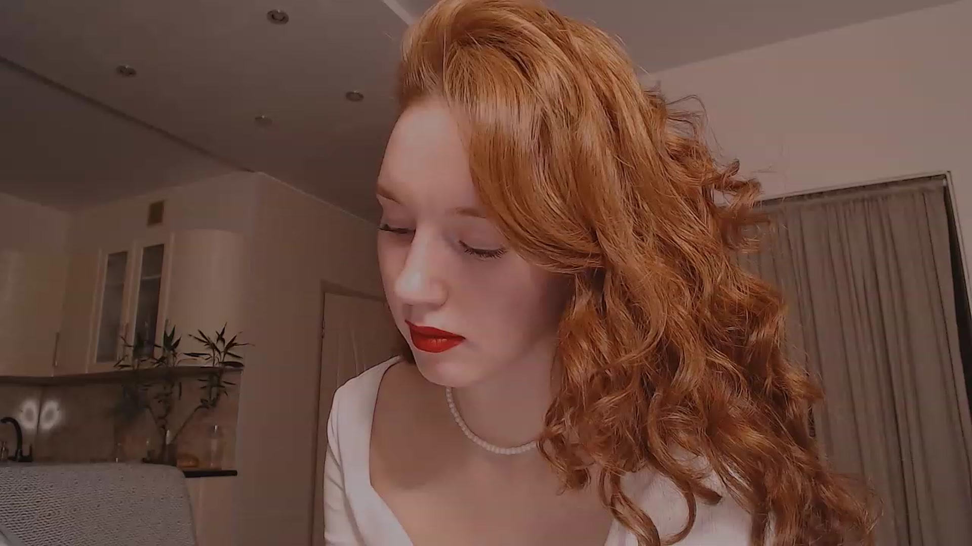 Gallery image thumbnail from DearSylvia's myfreecams stream on, 11/19/2022, 16:49 image 18 of 20