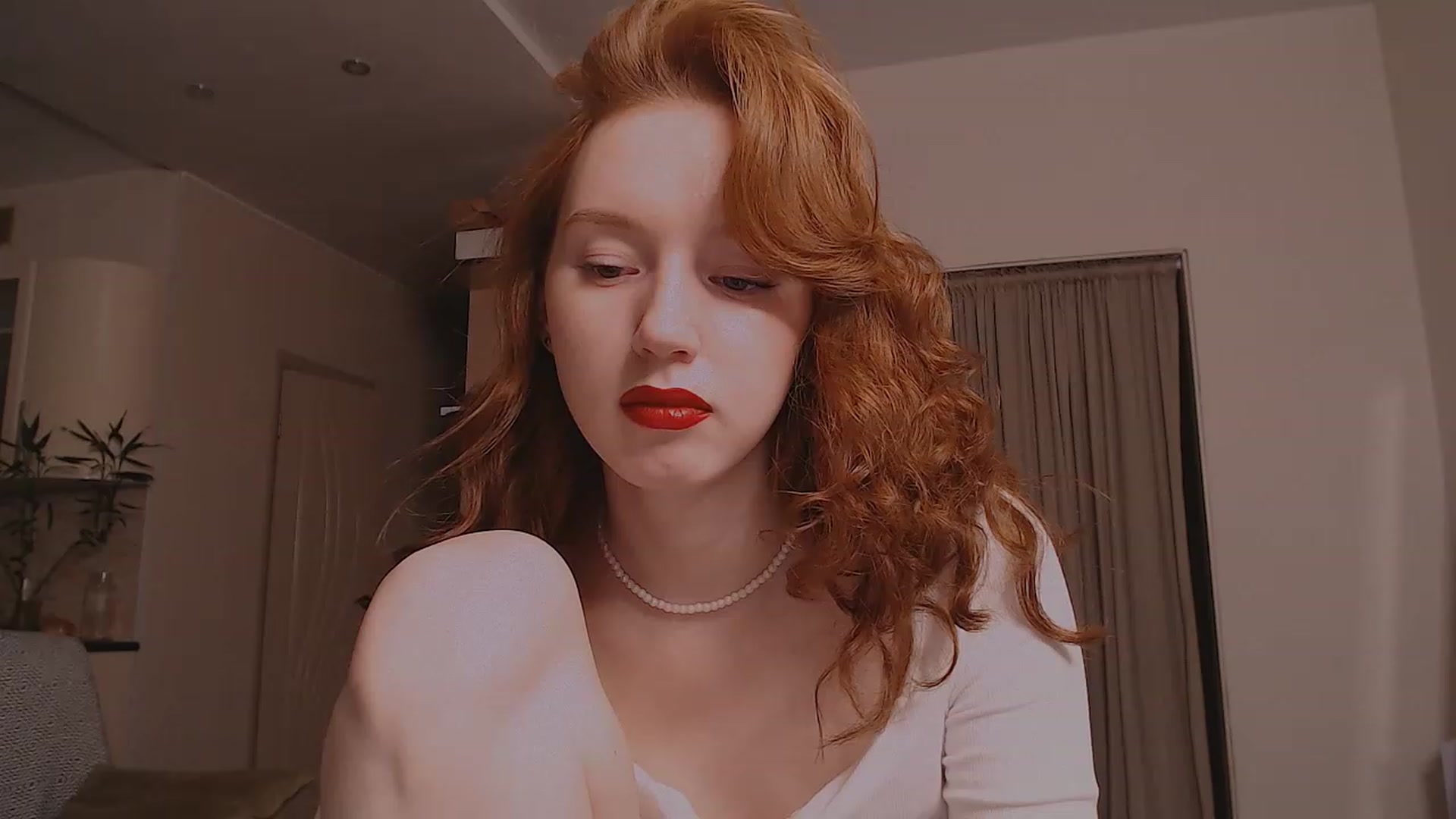 Gallery image thumbnail from DearSylvia's myfreecams stream on, 11/19/2022, 16:49 image 6 of 20