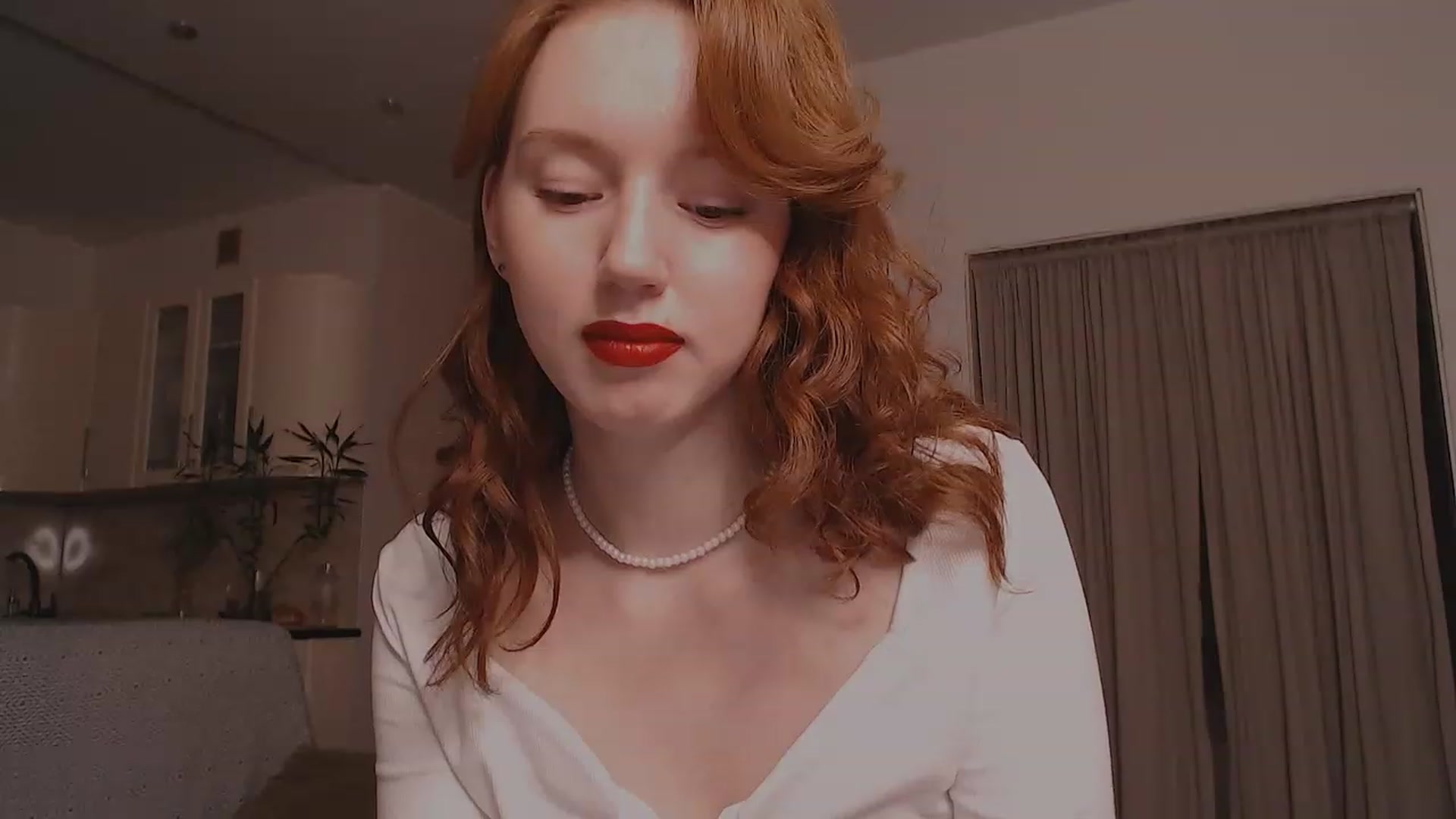 Gallery image thumbnail from DearSylvia's myfreecams stream on, 11/19/2022, 16:49 image 10 of 20