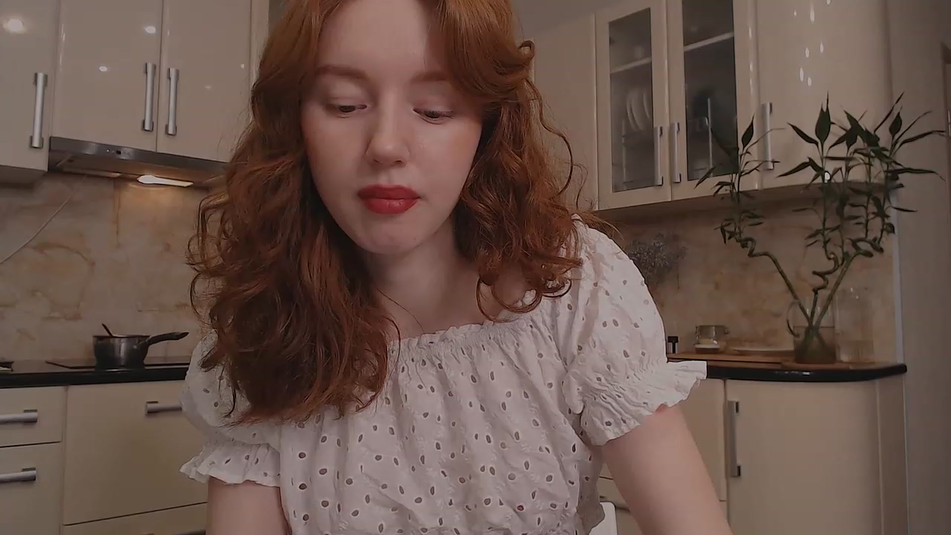 Gallery image thumbnail from DearSylvia's myfreecams stream on, 11/27/2022, 17:40 image 10 of 20