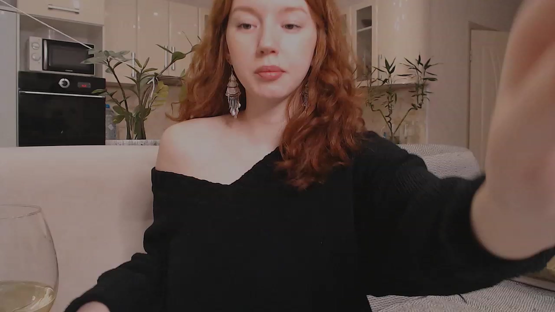 Gallery image thumbnail from DearSylvia's myfreecams stream on, 12/04/2022, 15:45 image 4 of 20