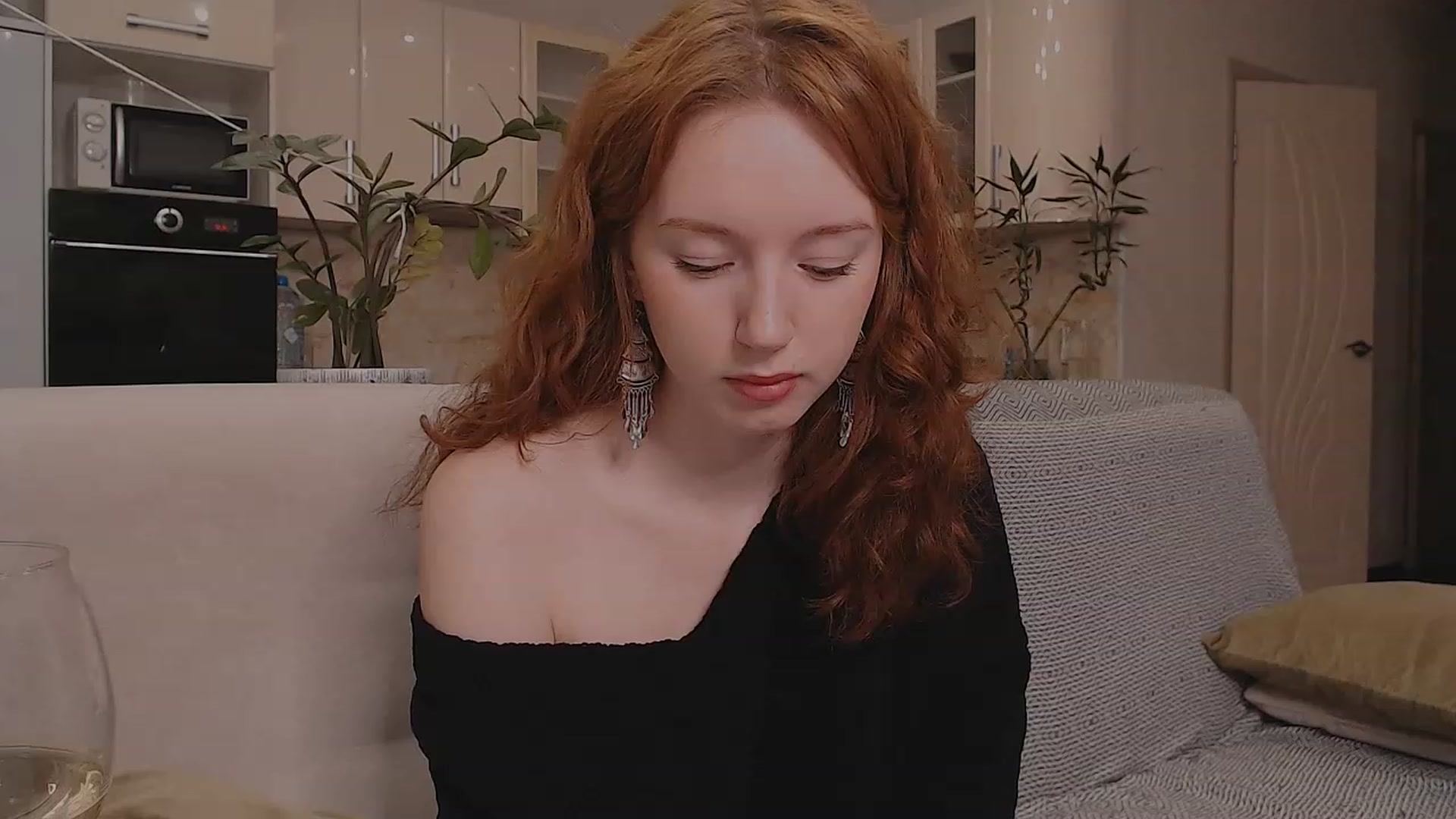 Gallery image thumbnail from DearSylvia's myfreecams stream on, 12/04/2022, 15:45 image 5 of 20