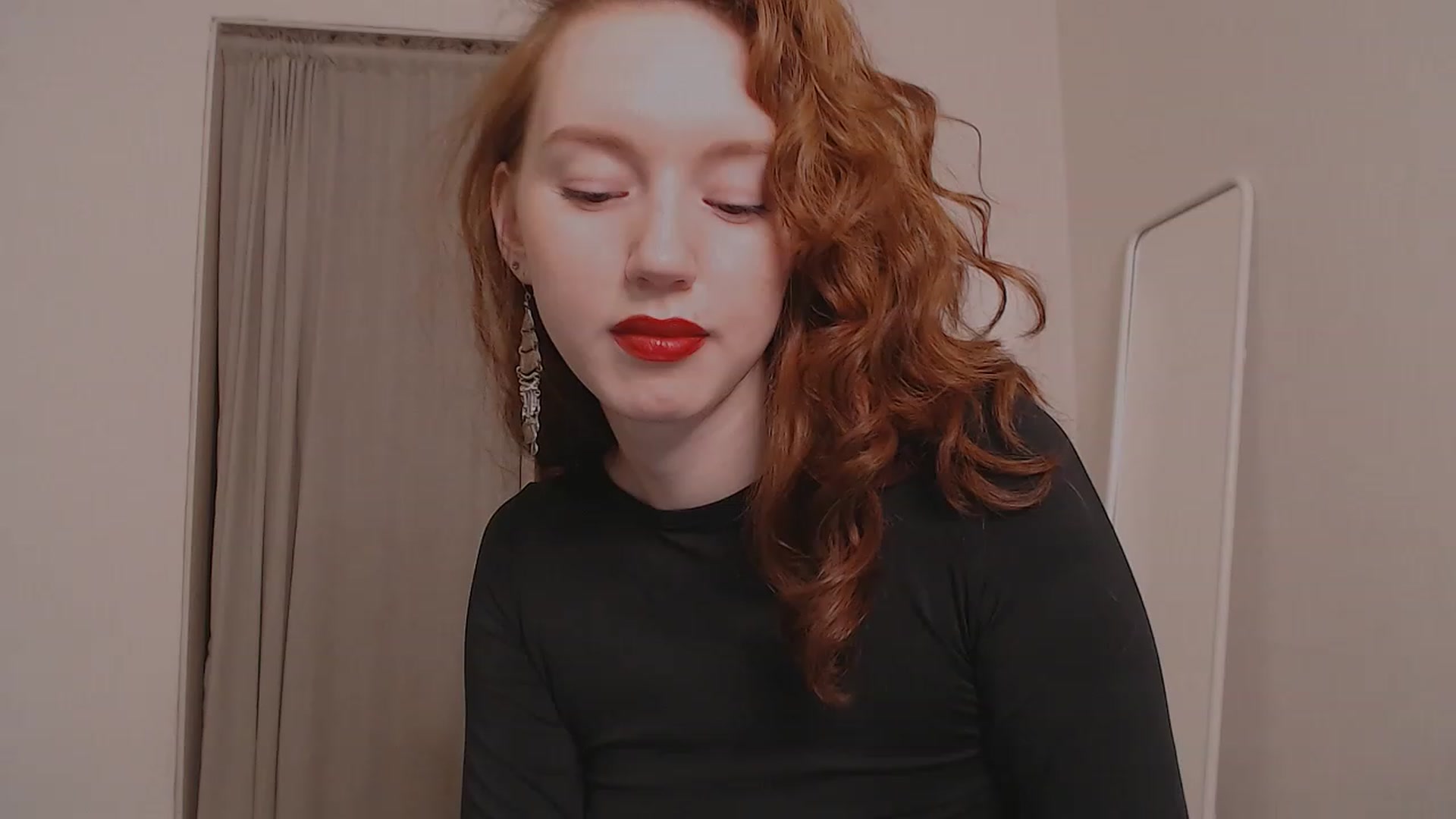 Gallery image thumbnail from DearSylvia's myfreecams stream on, 12/06/2022, 18:30 image 13 of 20