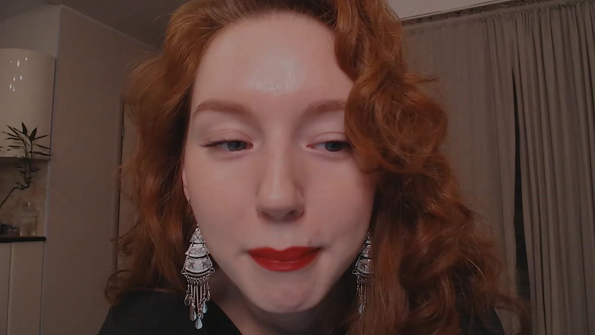 Gallery image thumbnail from DearSylvia's myfreecams stream on, 12/06/2022, 18:30 image 3 of 20