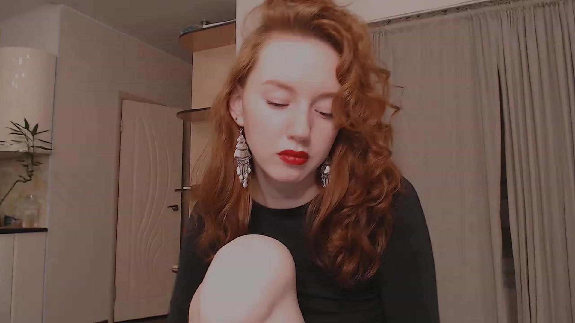 Gallery image thumbnail from DearSylvia's myfreecams stream on, 12/06/2022, 18:30 image 2 of 20