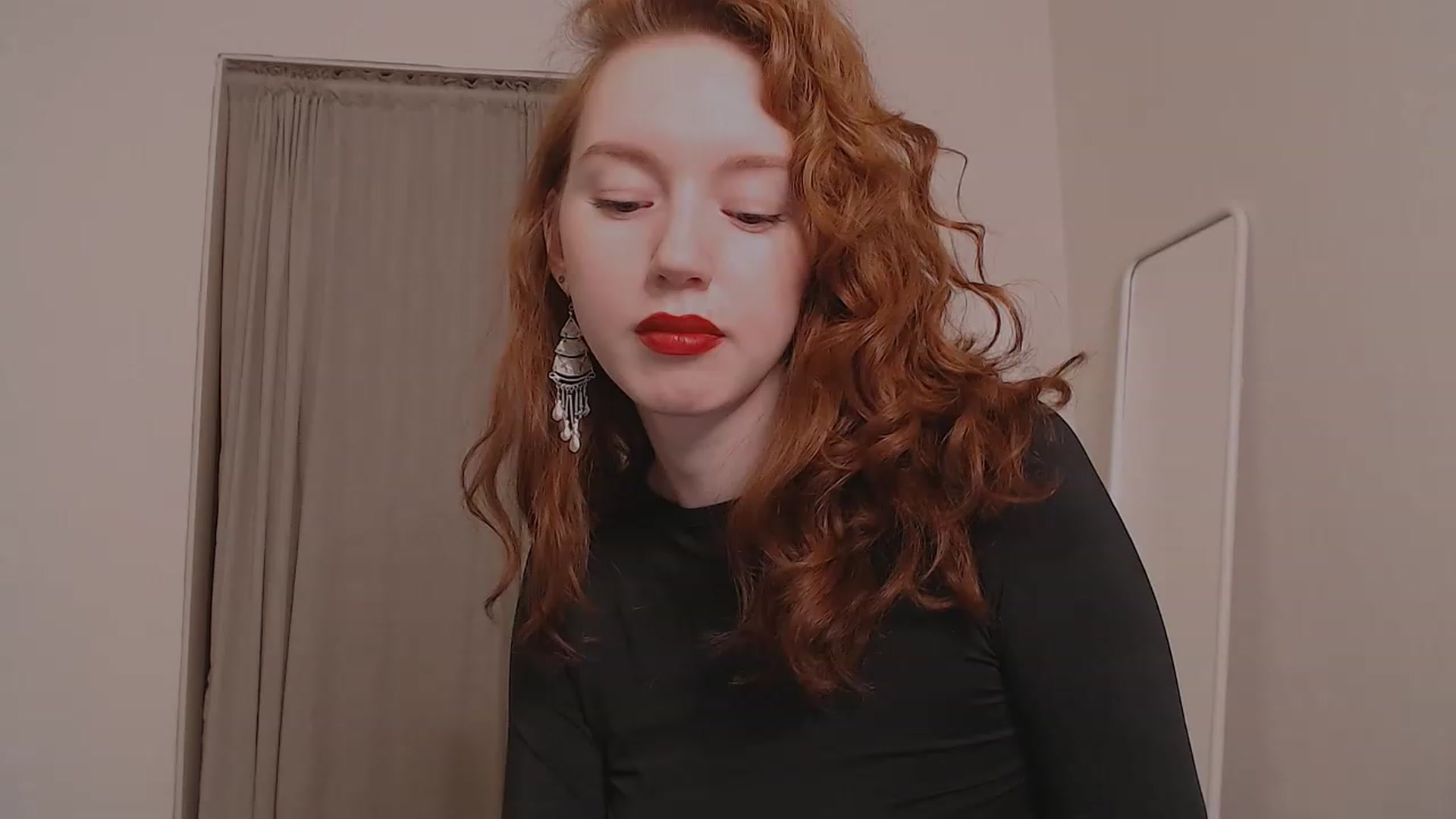 Gallery image thumbnail from DearSylvia's myfreecams stream on, 12/06/2022, 18:30 image 14 of 20