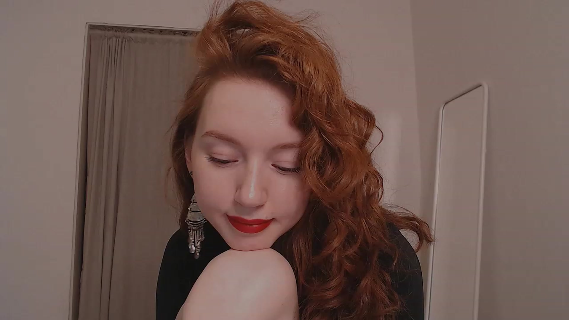Gallery image thumbnail from DearSylvia's myfreecams stream on, 12/06/2022, 18:30 image 15 of 20