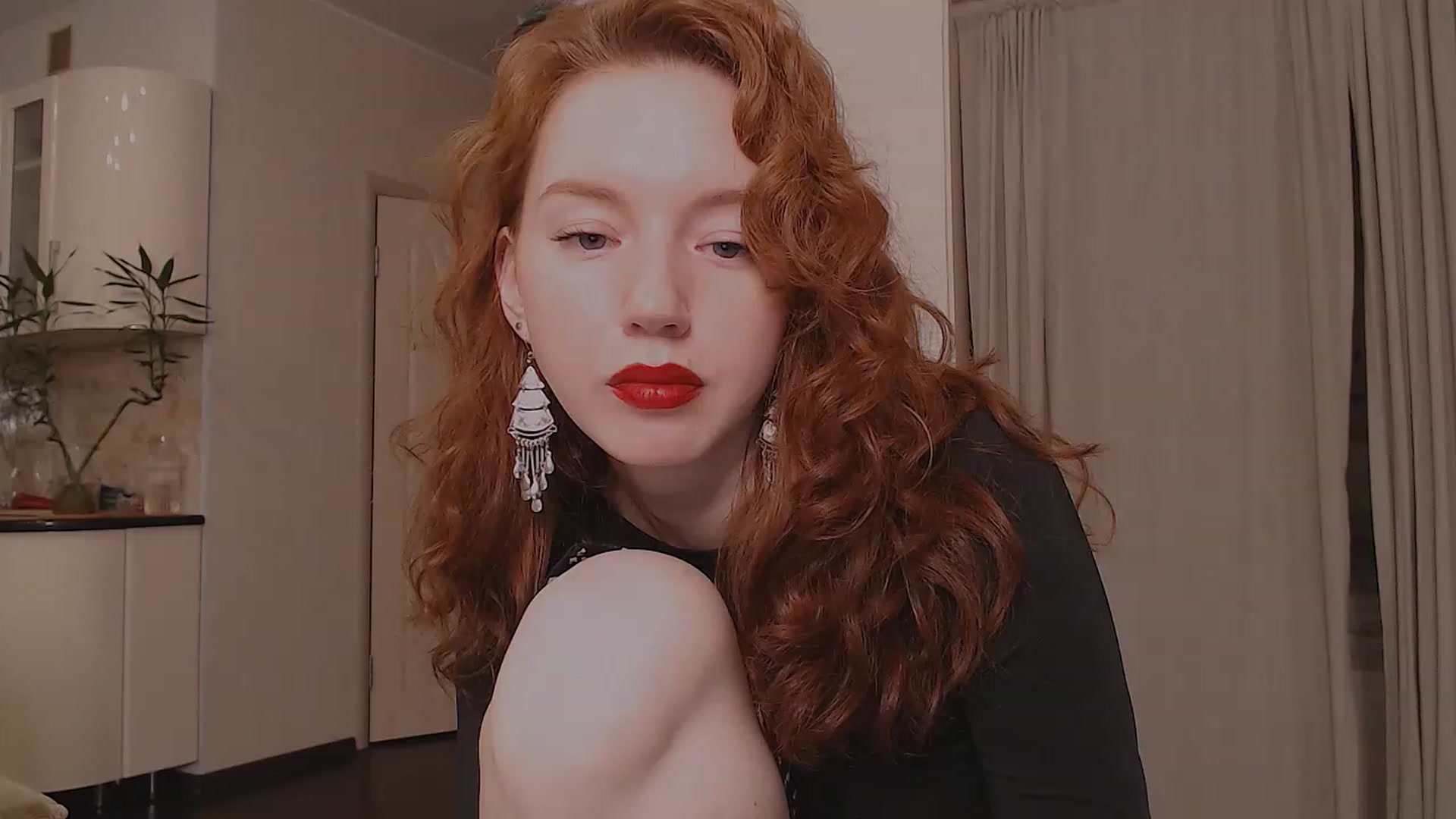 Gallery image thumbnail from DearSylvia's myfreecams stream on, 12/06/2022, 18:30 image 1 of 20