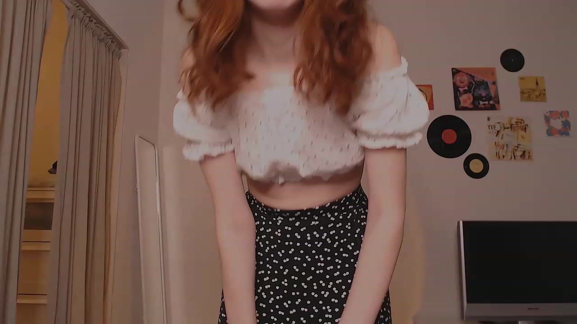 Gallery image thumbnail from DearSylvia's myfreecams stream on, 12/16/2022, 17:59 image 3 of 20