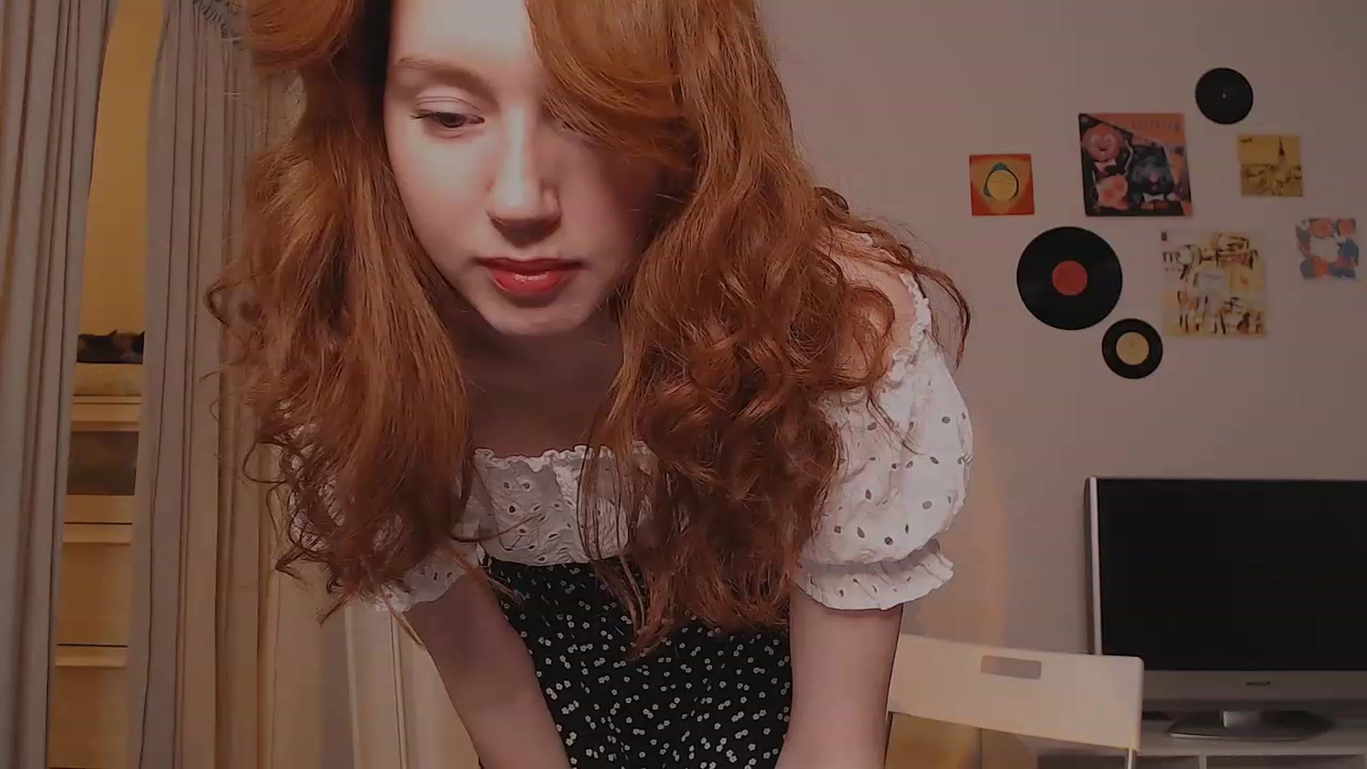 Gallery image thumbnail from DearSylvia's myfreecams stream on, 12/16/2022, 17:59 image 18 of 20