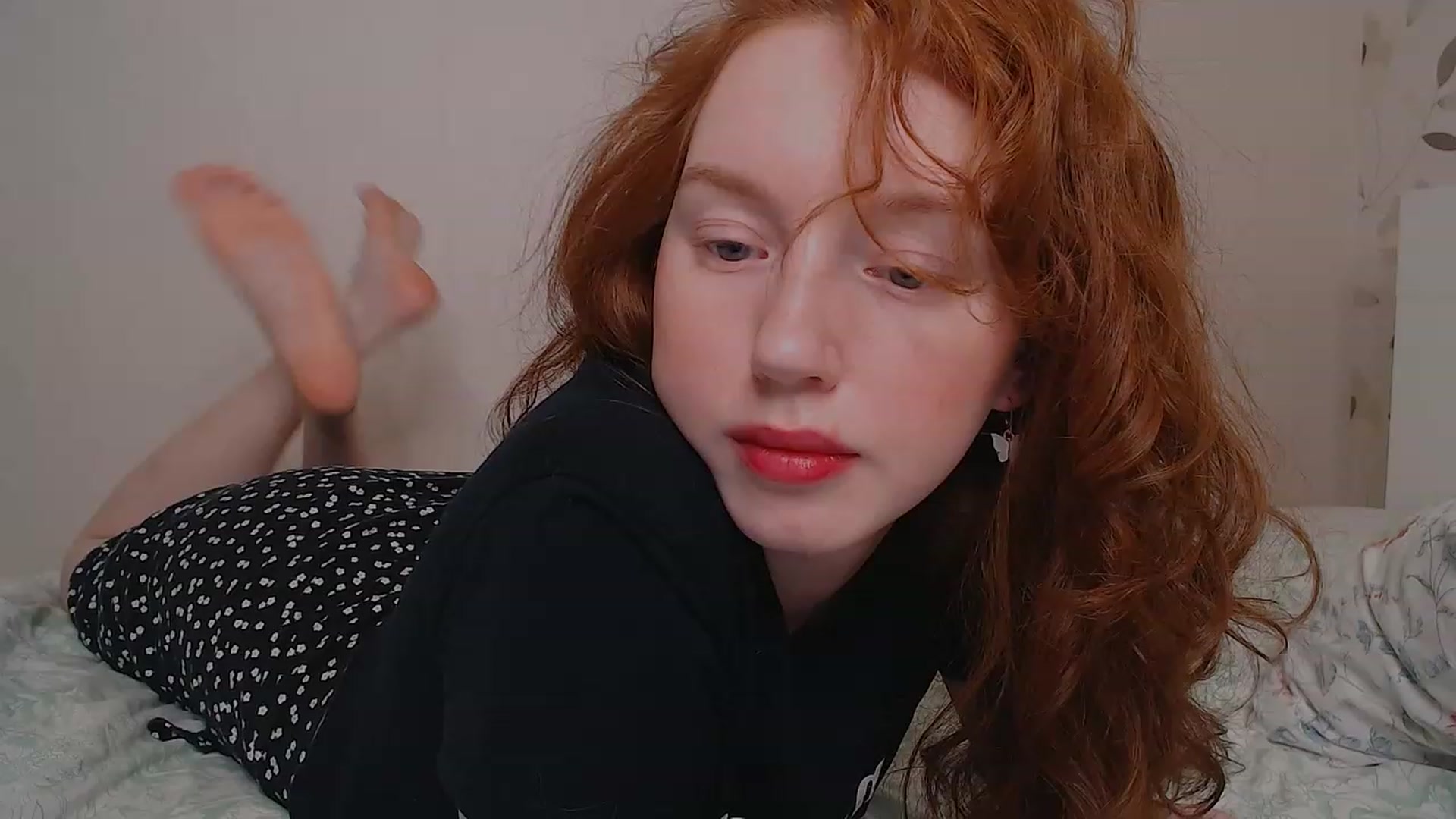 Gallery image thumbnail from DearSylvia's myfreecams stream on, 12/30/2022, 16:21 image 3 of 20