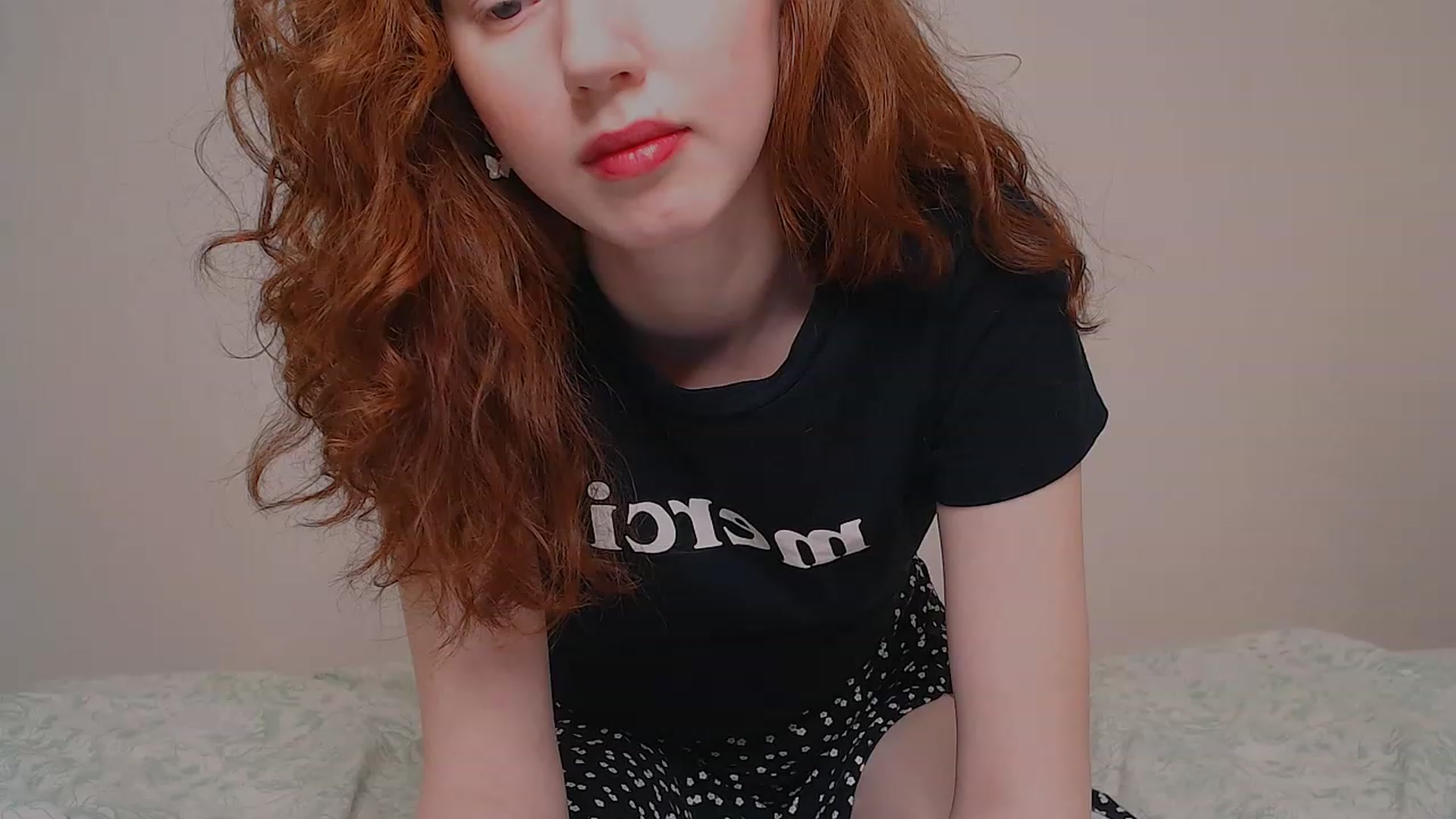 Gallery image thumbnail from DearSylvia's myfreecams stream on, 12/30/2022, 16:21 image 7 of 20