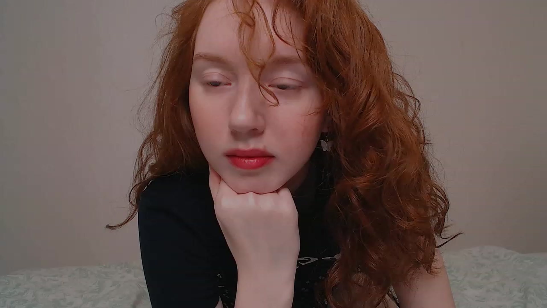 Gallery image thumbnail from DearSylvia's myfreecams stream on, 12/30/2022, 16:21 image 6 of 20