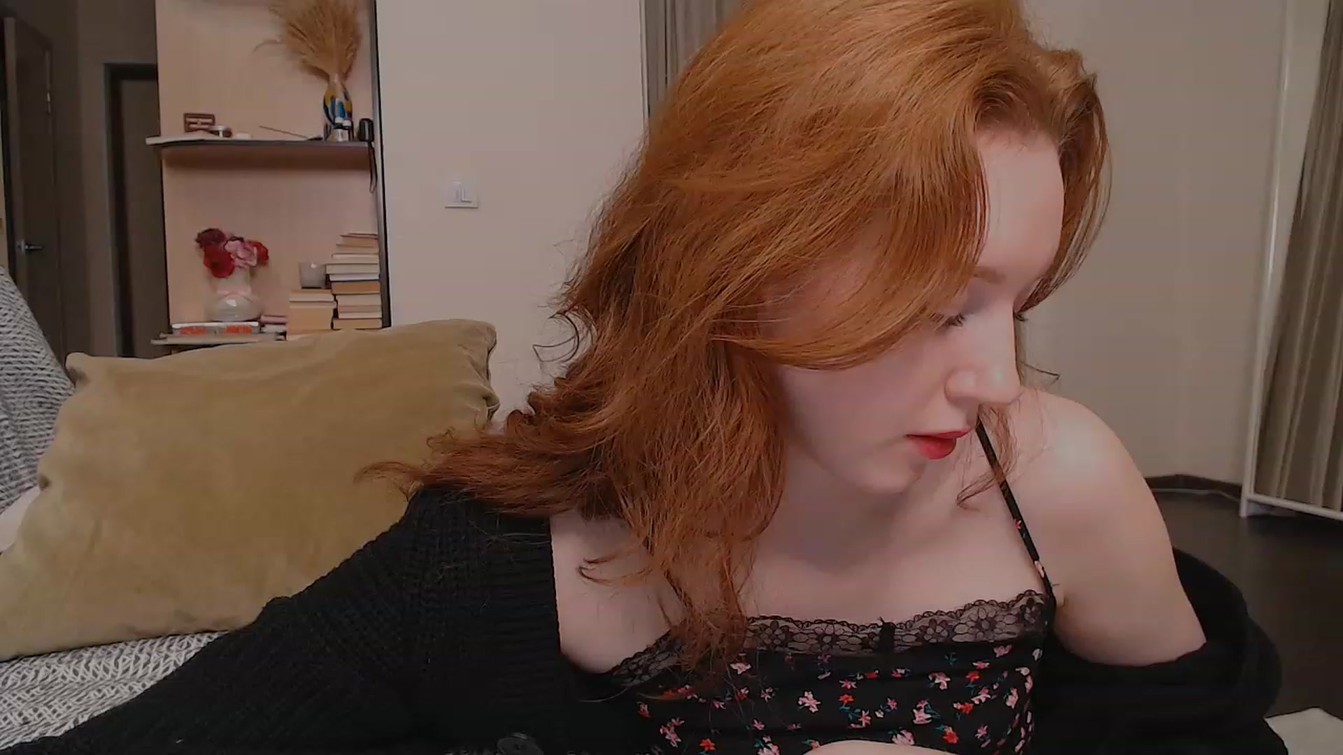 Gallery image thumbnail from DearSylvia's myfreecams stream on, 01/17/2023, 16:21 image 16 of 20
