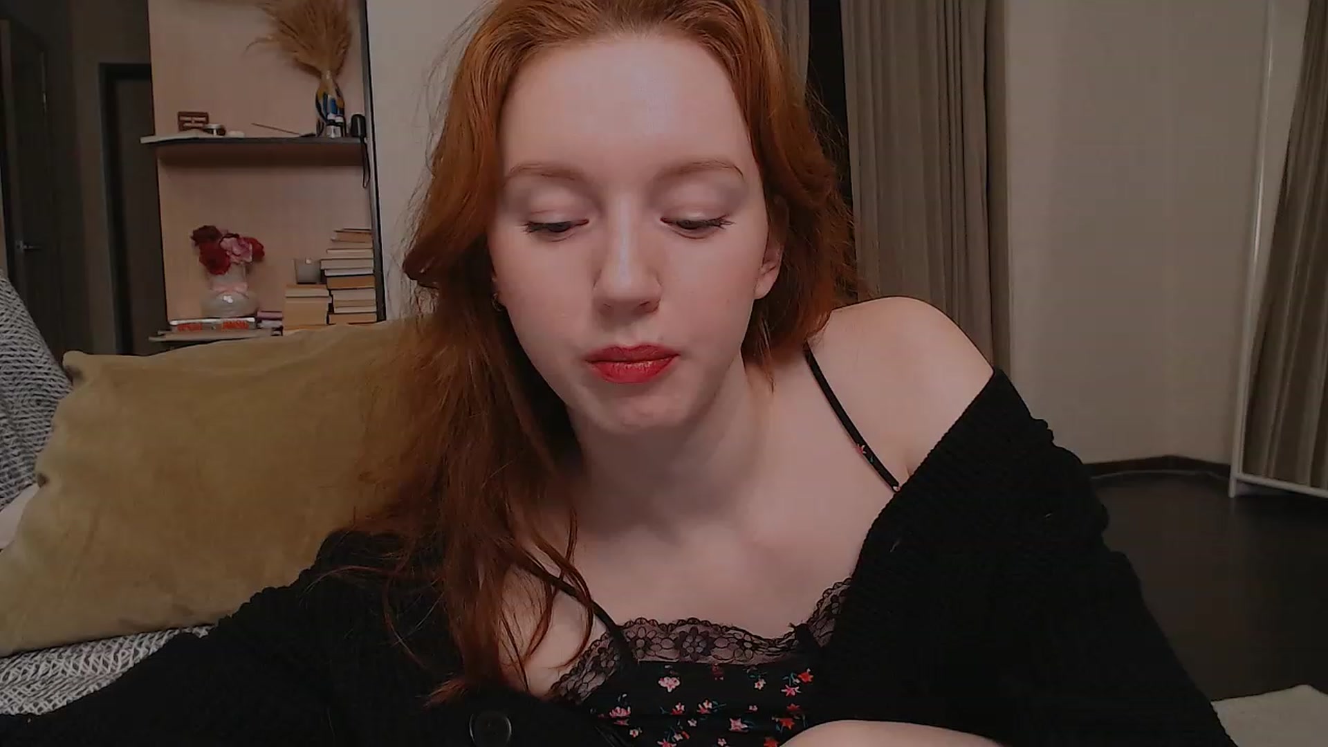 Gallery image thumbnail from DearSylvia's myfreecams stream on, 01/17/2023, 16:21 image 9 of 20