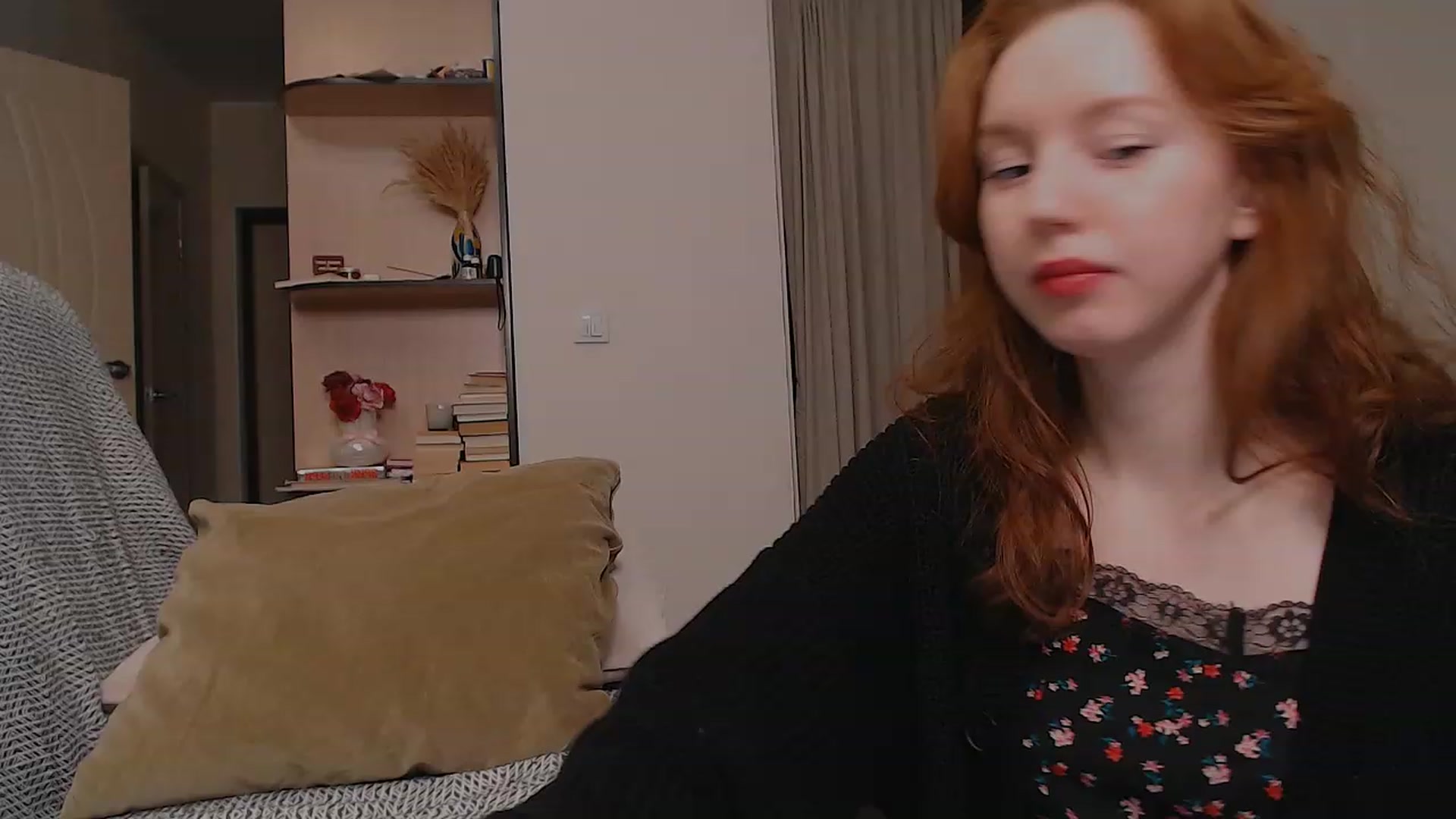 Gallery image thumbnail from DearSylvia's myfreecams stream on, 01/17/2023, 16:21 image 2 of 20