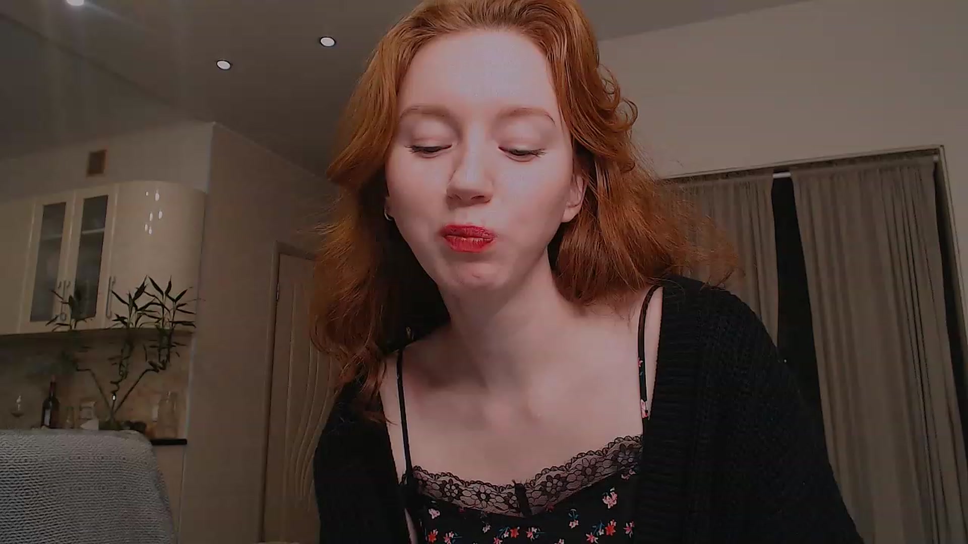 Gallery image thumbnail from DearSylvia's myfreecams stream on, 01/17/2023, 17:16 image 6 of 20