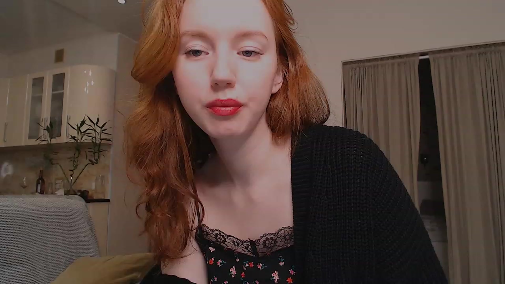 Gallery image thumbnail from DearSylvia's myfreecams stream on, 01/17/2023, 17:16 image 9 of 20