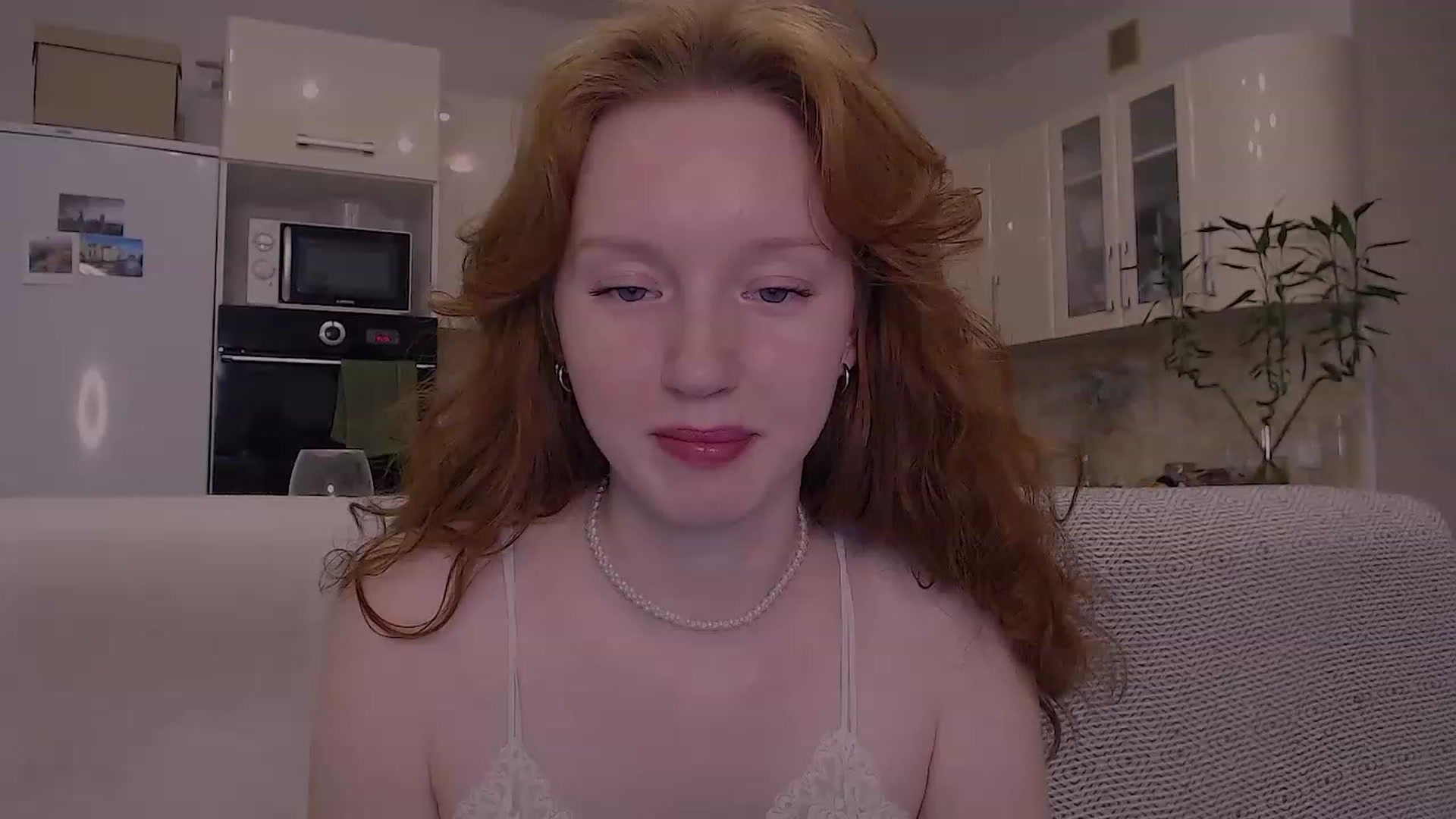 Gallery image thumbnail from DearSylvia's myfreecams stream on, 04/13/2023, 19:55 image 17 of 20