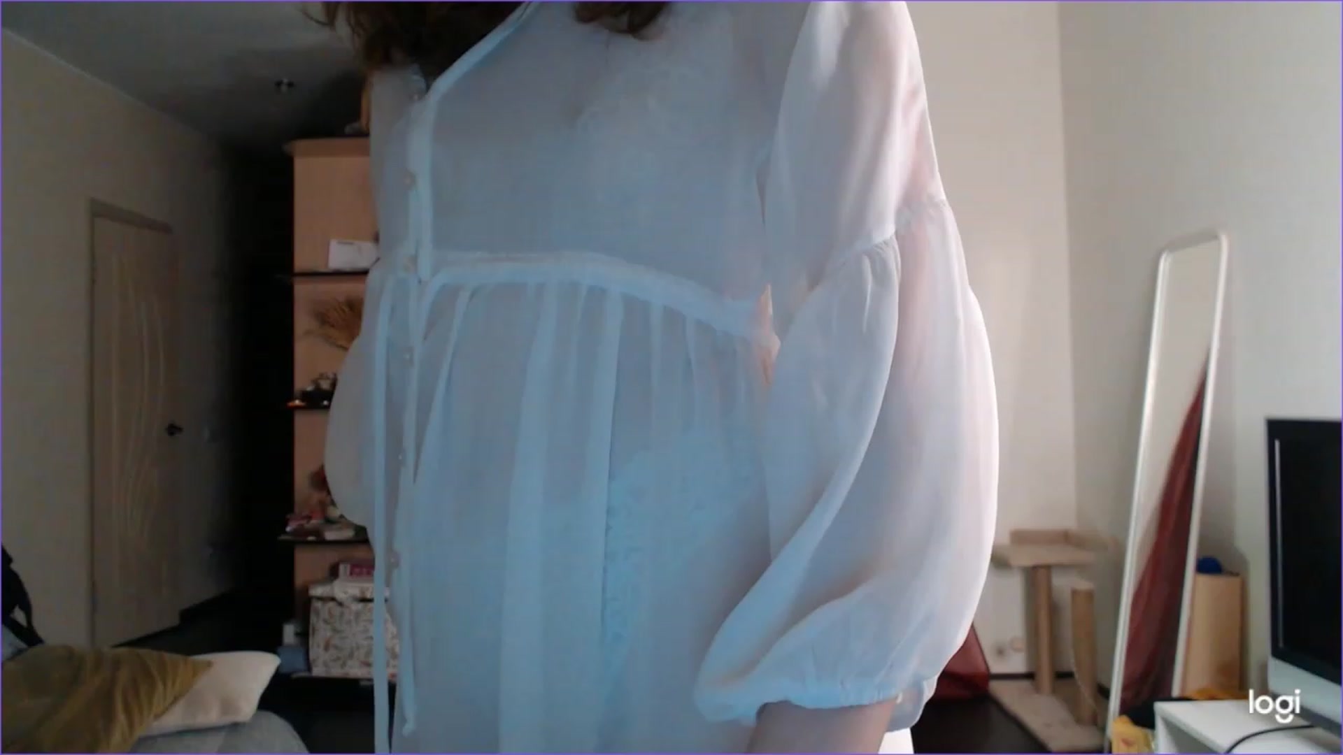 Gallery image thumbnail from DearSylvia's myfreecams stream on, 10/21/2023, 17:21 image 12 of 20