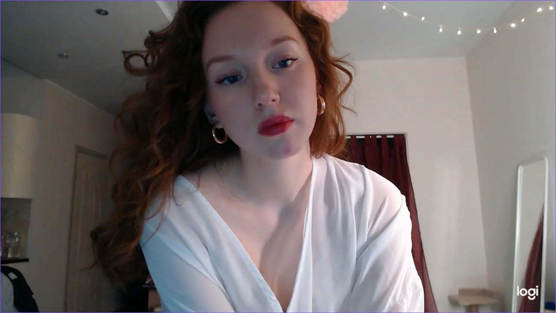 Gallery image thumbnail from DearSylvia's myfreecams stream on, 10/21/2023, 17:21 image 18 of 20