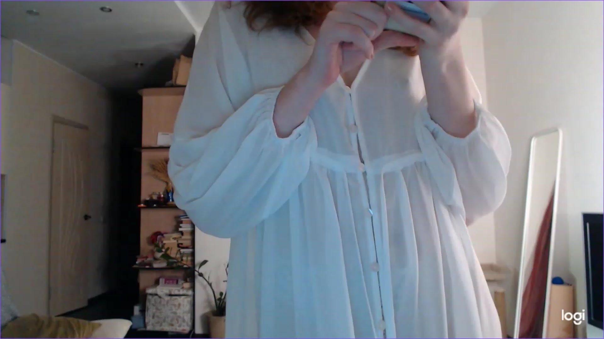 Gallery image thumbnail from DearSylvia's myfreecams stream on, 10/21/2023, 17:21 image 4 of 20