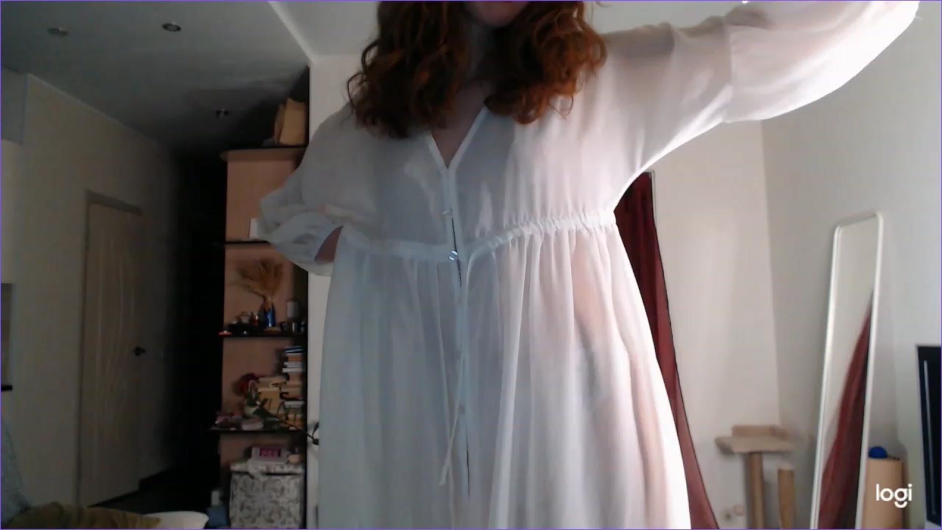 Gallery image thumbnail from DearSylvia's myfreecams stream on, 10/21/2023, 17:21 image 3 of 20
