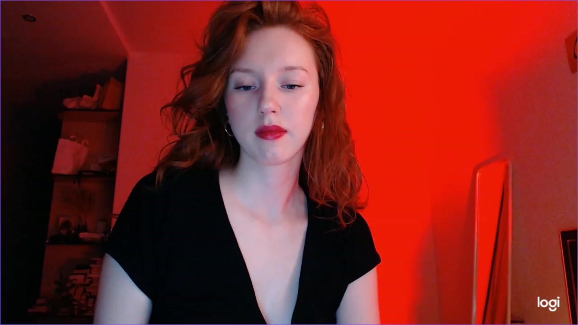 Gallery image thumbnail from DearSylvia's myfreecams stream on, 11/04/2023, 17:37 image 5 of 20